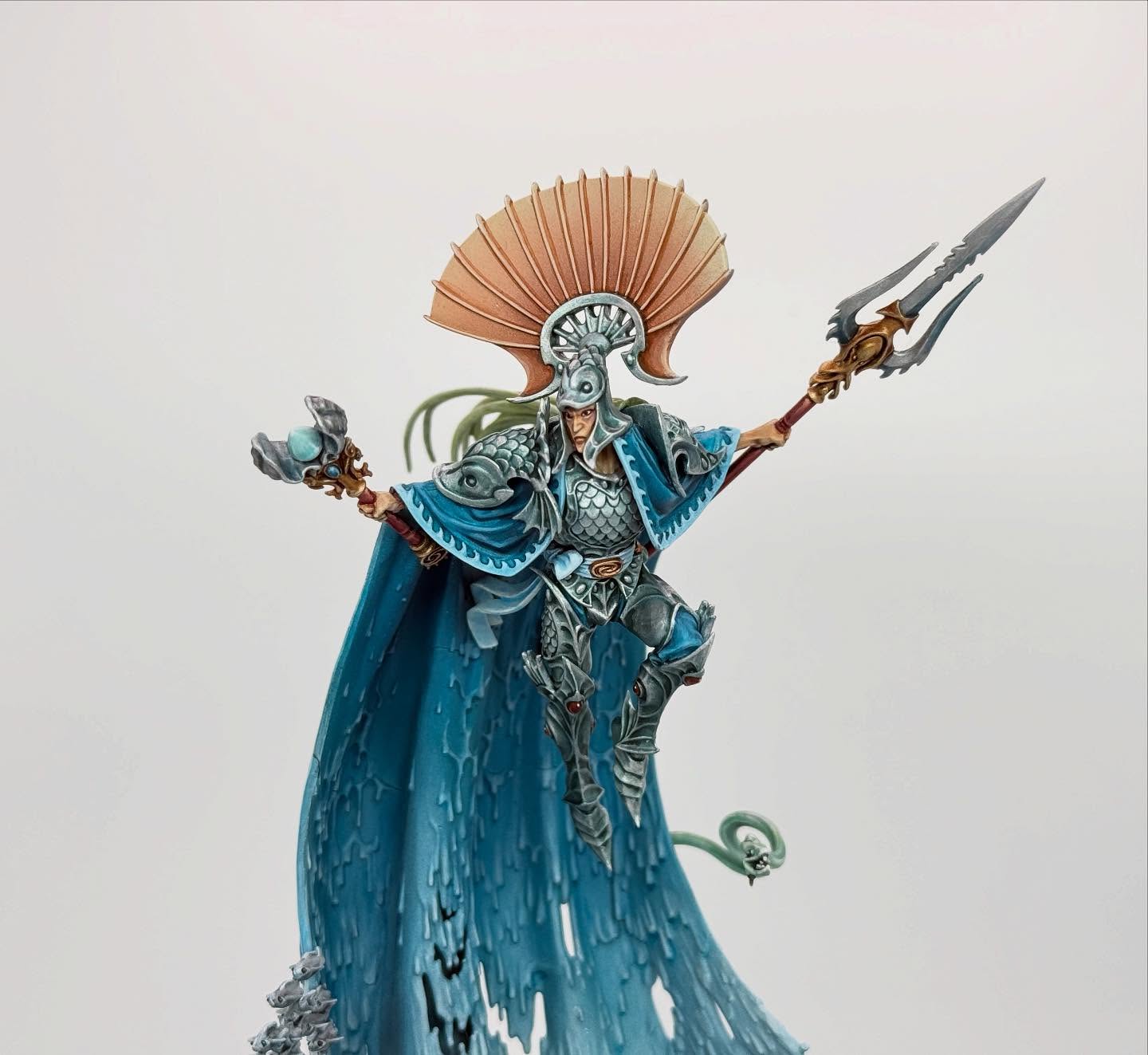 Crowning piece of another part of this Idoneth Deepkin army.
My ‘Display Ready’ plus a bit extra for some basing extras.
#eidolonofmathlann #idonethdeepkin #ageofsigmar #warhammerfantasy #warhammerageofsigmar #paintingwarhammer #warhammercommunity #gamesworkshop #warhammer #citadelminiatures #commissionpainting #paintingminiatures