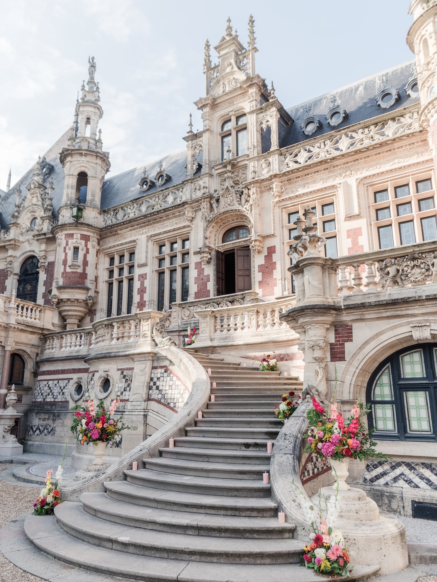 The Palais Bénédictine in Fécamp is one of Normandy’s most remarkable landmarks. Built in the late 19th century, its striking mix of neo-gothic and neo-renaissance architecture makes it truly stand out — ornate details, sculpted facades, and a bold, eclectic design unlike any other venue.
Beyond its visual grandeur, the Palais is also home to a museum dedicated to the history and craftsmanship of the famous Bénédictine liqueur. A space where heritage, art, and savoir-faire meet.
Covering a wedding here as fine art photographers and filmmakers was an inspiring experience — the atmosphere of the Palais adds a unique depth and timeless elegance to every frame.
Venue: @palaisbenedictine
Flowers: @sylvanne_fermeflorale
#photographemariagefecamp #photographemariagenormandie #normandyweddingphotographer #weddingphotographerfecamp #weddingphotographerfrance #palaisbenedictine #mariagepalaisbenedictine #photographemariagepalaisbenedictine