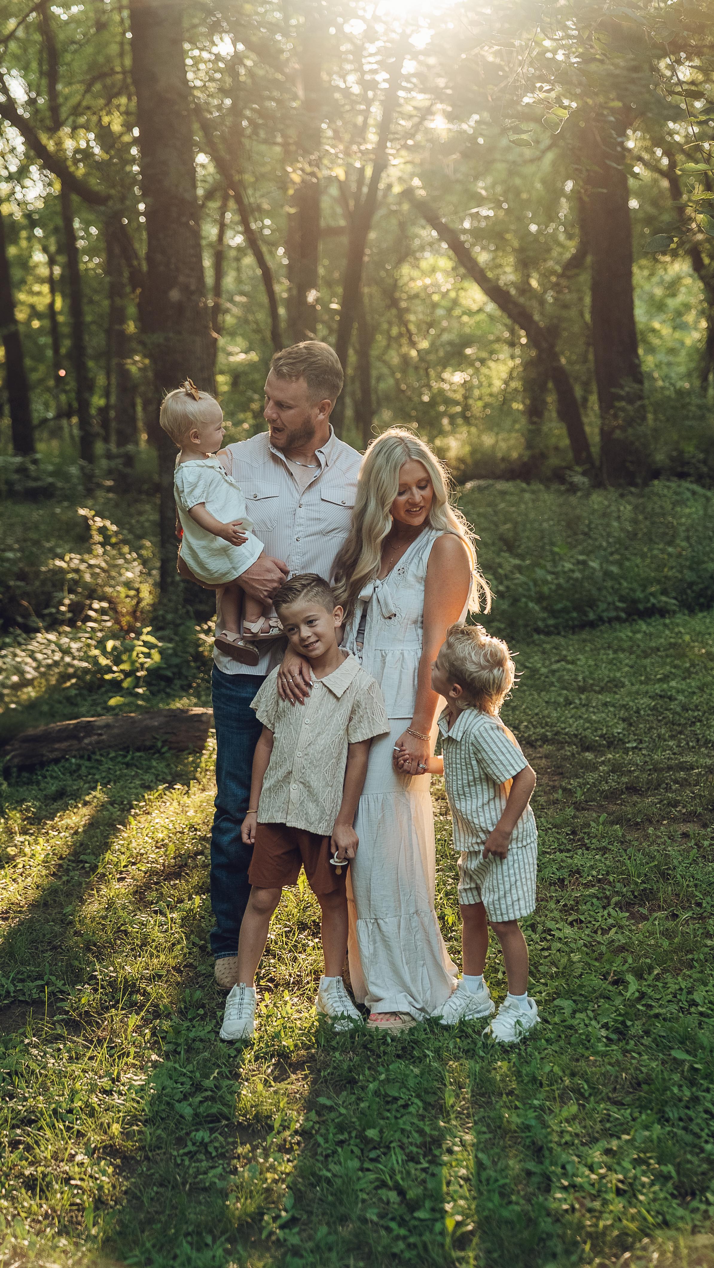 This fall, let’s photograph the feeling 🍁
#mophotographer #DocumentaryFamilyPhotography #RealMomentsMatter #FallPhotoSessions #UnposedAndTrue #FamilyInFocus #BookNowForFall #CinematicPortraits #EveryFrameAStory #sony #midwestphotographer #family