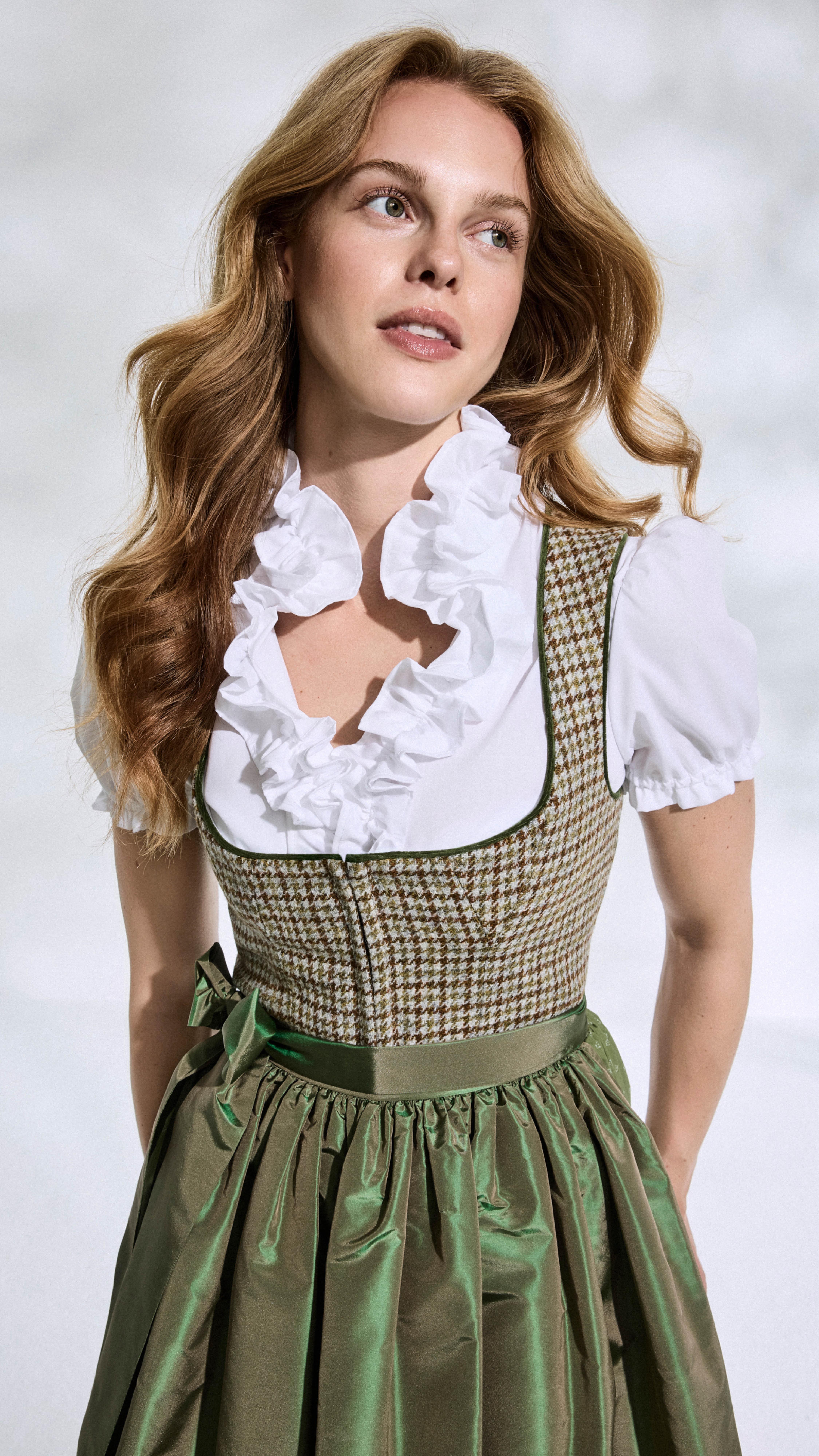 🔥 LODENFREY droppt die hottesten Wiesn-Trends 🔥
Guess what: wir feiern die neuen Styles und waren bei den diesjährigen Wiesn-Shootings mit dabei.
#shootingtime #lodenfrey #wiesn2025
@lodenfrey 🖤
📷 @dirk_bader