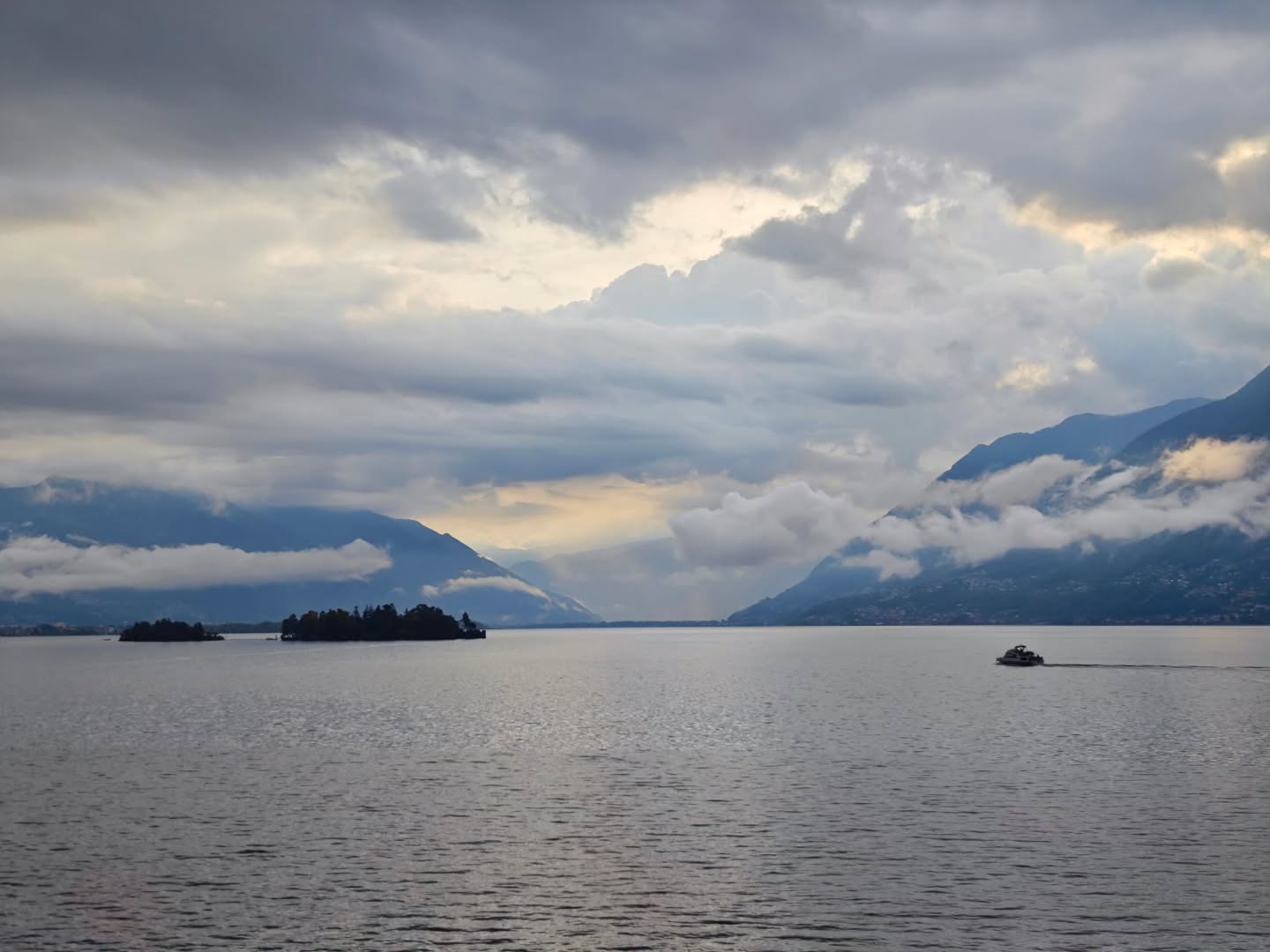 Just beautiful...Isole Brissago in September
#brissago #brissagoislands #visitbrissago
#visitticino #ticino #ticinoturismo #switzerland #switzerland🇨🇭 #travel #swiss #swissriviera #brissago4u #lake #boat
#fineartphotography
#swissalps #swissculture #loves_united_switzerland #switzerlandwonderland #got_greatshots #planet_earth_shots #suissebook #discoverthealps #discoverswitzerland
#mybrissago
@mybrissago
@lidobrissago
@tcbrissago
@bahiabrissagosnackbar
@cantina.giromit
#cantina.giromit
@aziendavitivinicolachiappini
#aziendavitivinicolachiappini