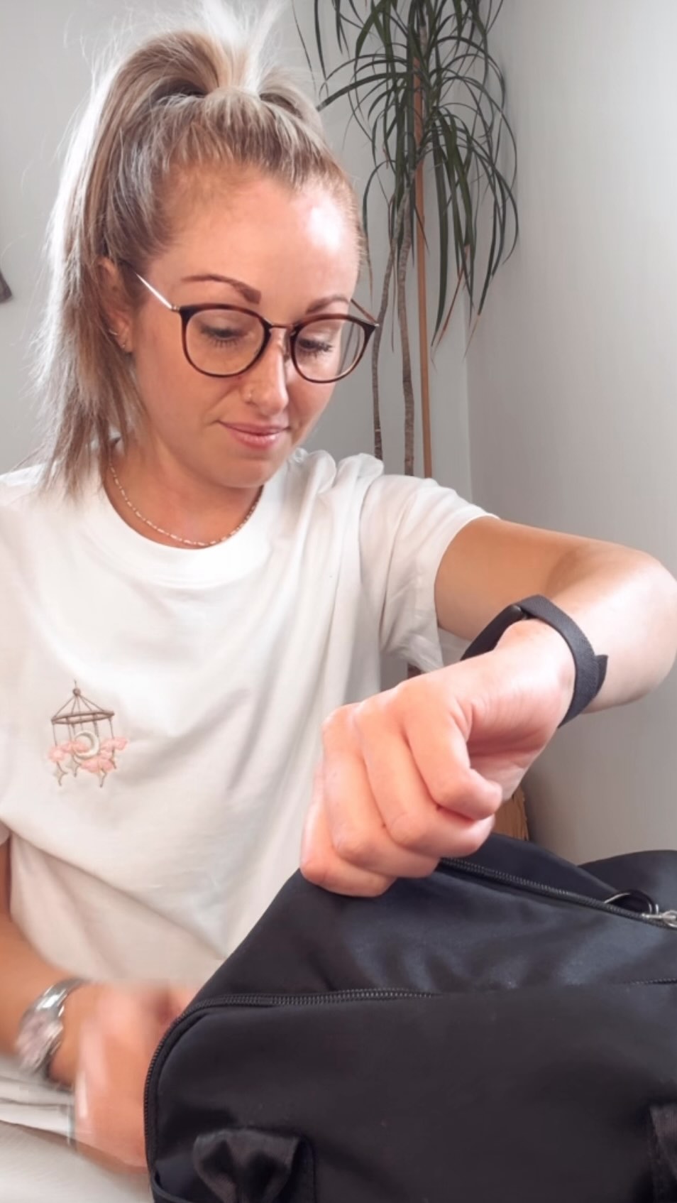 We often get asked whatâs in your Nanny BagâŚ
.
.
.
.
.
Wait Iâm not telling you that itâs a secret đ¤Ť
#theweddingnanny #weddingchildcare #kidsatweddings #weddingsupplier #derbyshirenanny #derbyshireweddings #weddingbusiness #weddingtips