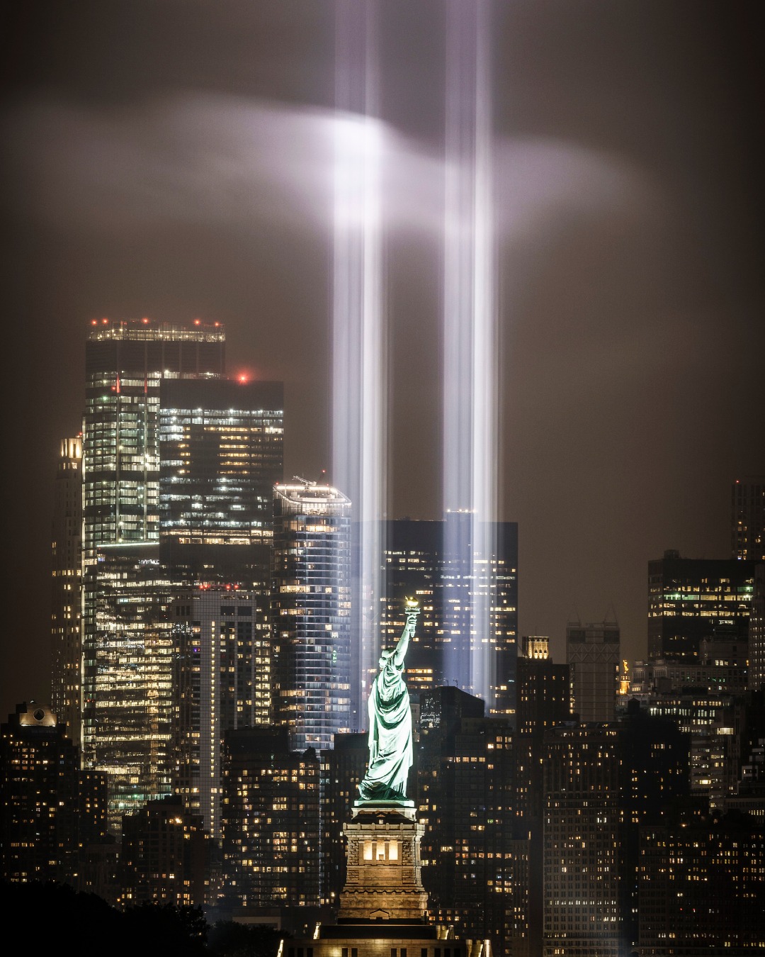 Today, we remember the lives lost, the heroes who stepped forward, and the strength that carried us through. 9/11 will never be forgotten. 🇺🇸
ㅤ
#NeverForget #911Remembrance