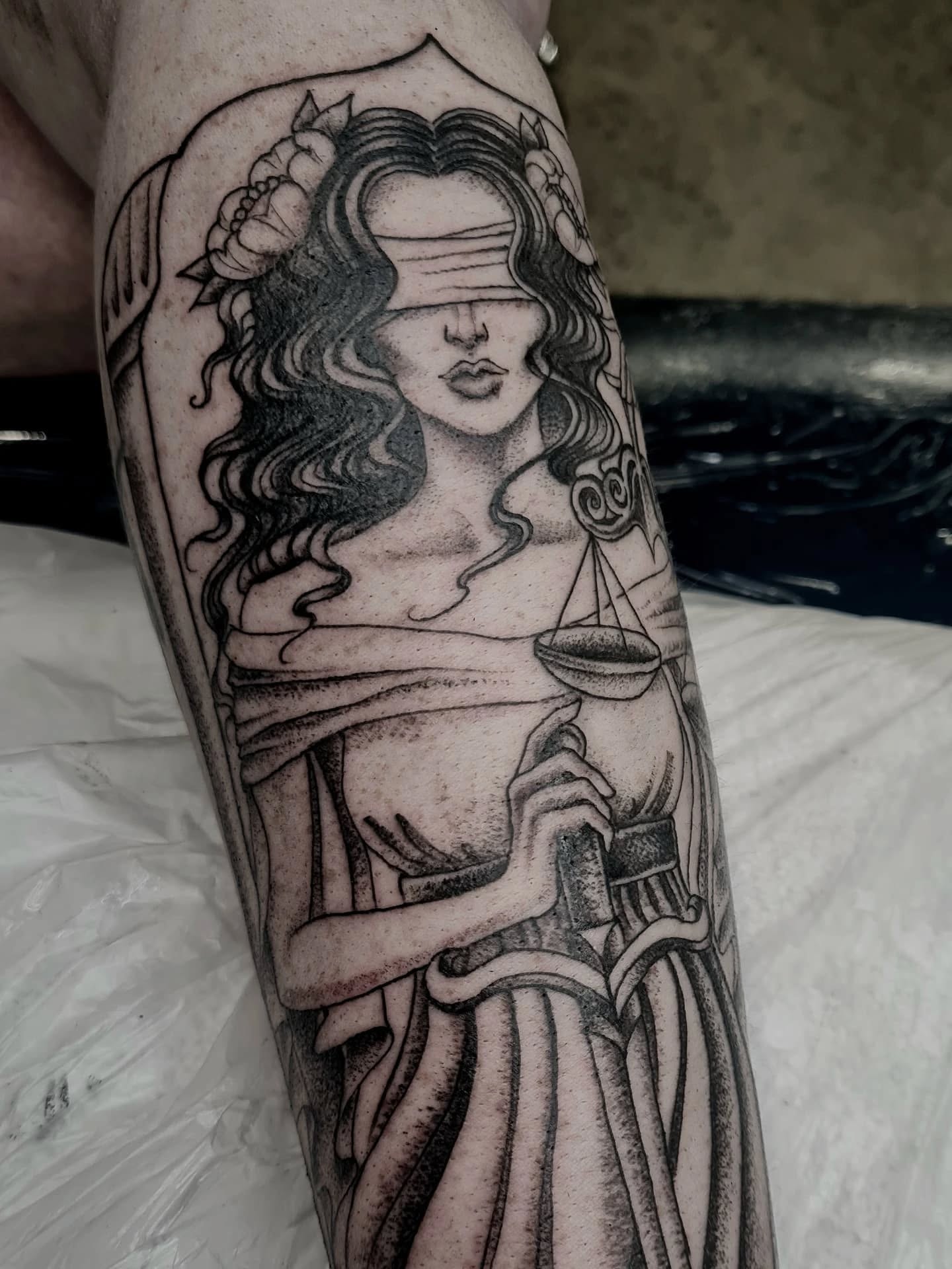 Lady justice for Sarah, custom work done by Debbie @____hellbound____
@____hellbound____
Message her or email for inquiries on tattoos, big or small we do it all.
571 Te Atatu Road
Te Atatu Peninsula
AUCKLAND
.
.
.
.
.
.
.
.
.
.
#thetattooedheart #tattoos #stippletattoo #ladytattoo #ladyjustice #justicetarot #tarotcard #customtattoo #ladyjusticetattoo #aucklandtattoo #nztattoo #nztattooartist