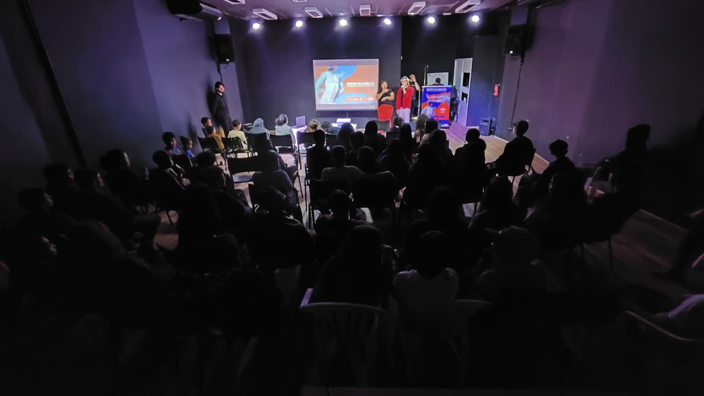 ✨ Encerramos ontem, 12/09, a Mostra de Animação do Festival Internacional de Cinema da Fronteira!
As últimas sessões no teatro da CEU Dunas tiveram casa cheia e nos despedimos com muita alegria. 💛
Agradecemos de coração à comunidade do bairro Dunas pelo acolhimento e aos alunos da Escola Municipal Almirante José Saldanha da Gama pela presença nas sessões. 🎬✨
A Mostra de Animação é uma realização do Programa Economia da Cultura e Diversidade, Prefeitura de Pelotas, com apoio da Lei Paulo Gustavo do Governo Federal.
👉 Até a próxima! #MostraDeAnimação #CinemaDaFronteira #Pelotas