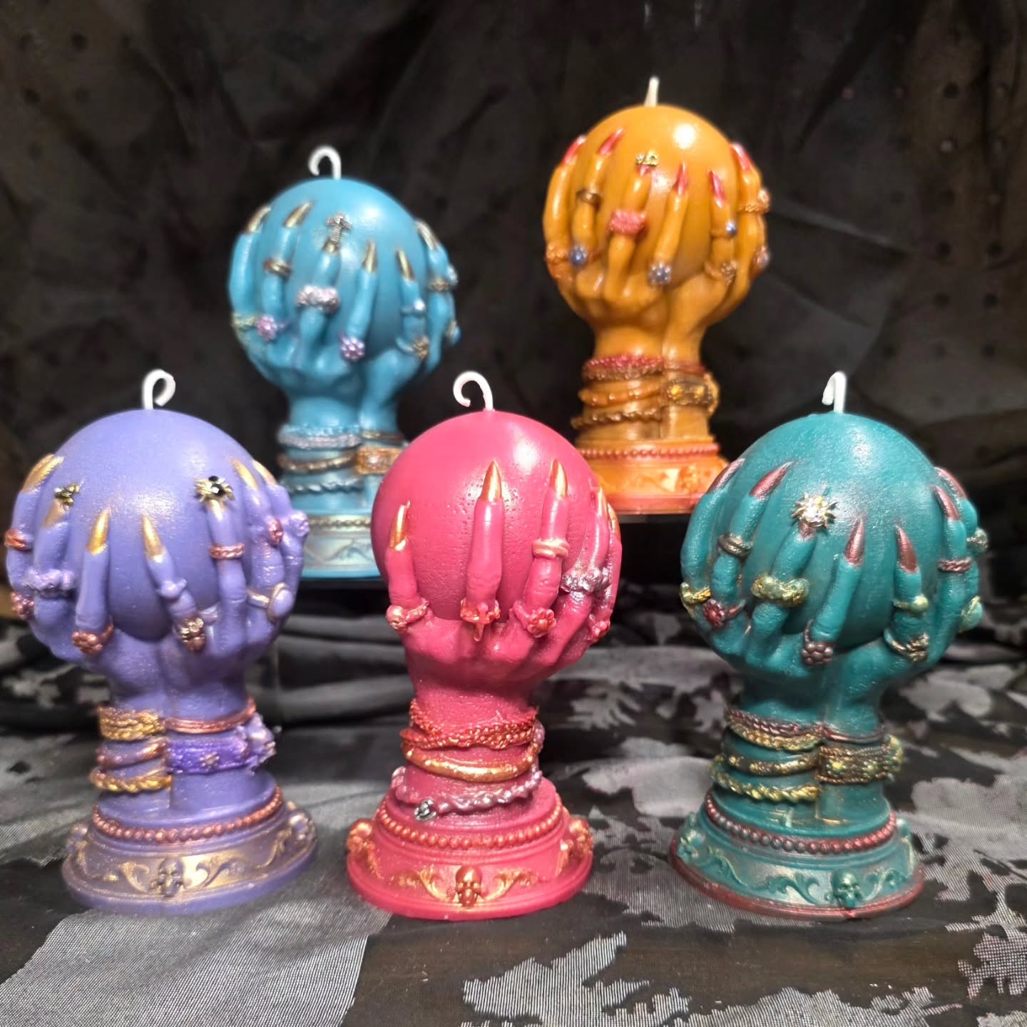 More of these beauties heading to Florida. Get yours at www.MelmadeScents.com
#candles #custom #crystalball #witchy #melmadescents
