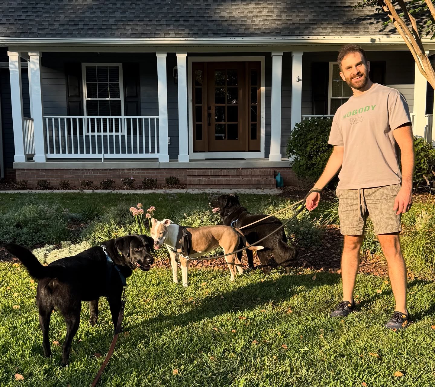 The gang’s all here. Sniffing out that autumn breeze that’s just around the corner!
#vegan #veganlife #veganlifestyle #nobody #dogslife