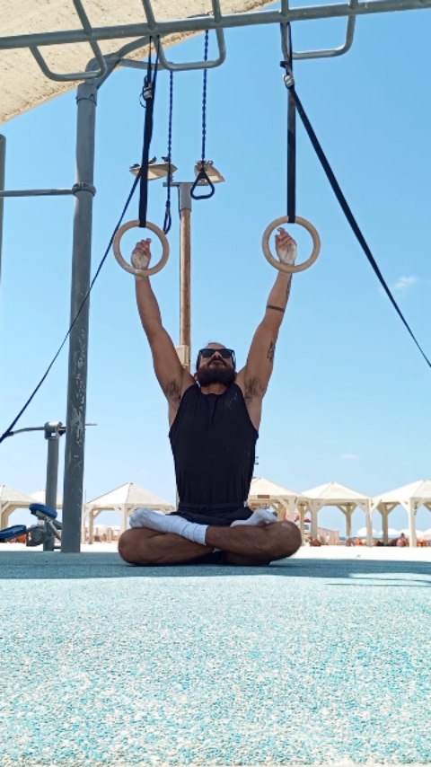 Yoga or Calisthenics? Why not both 🧘🤸
#rings #yoga #calisthenics