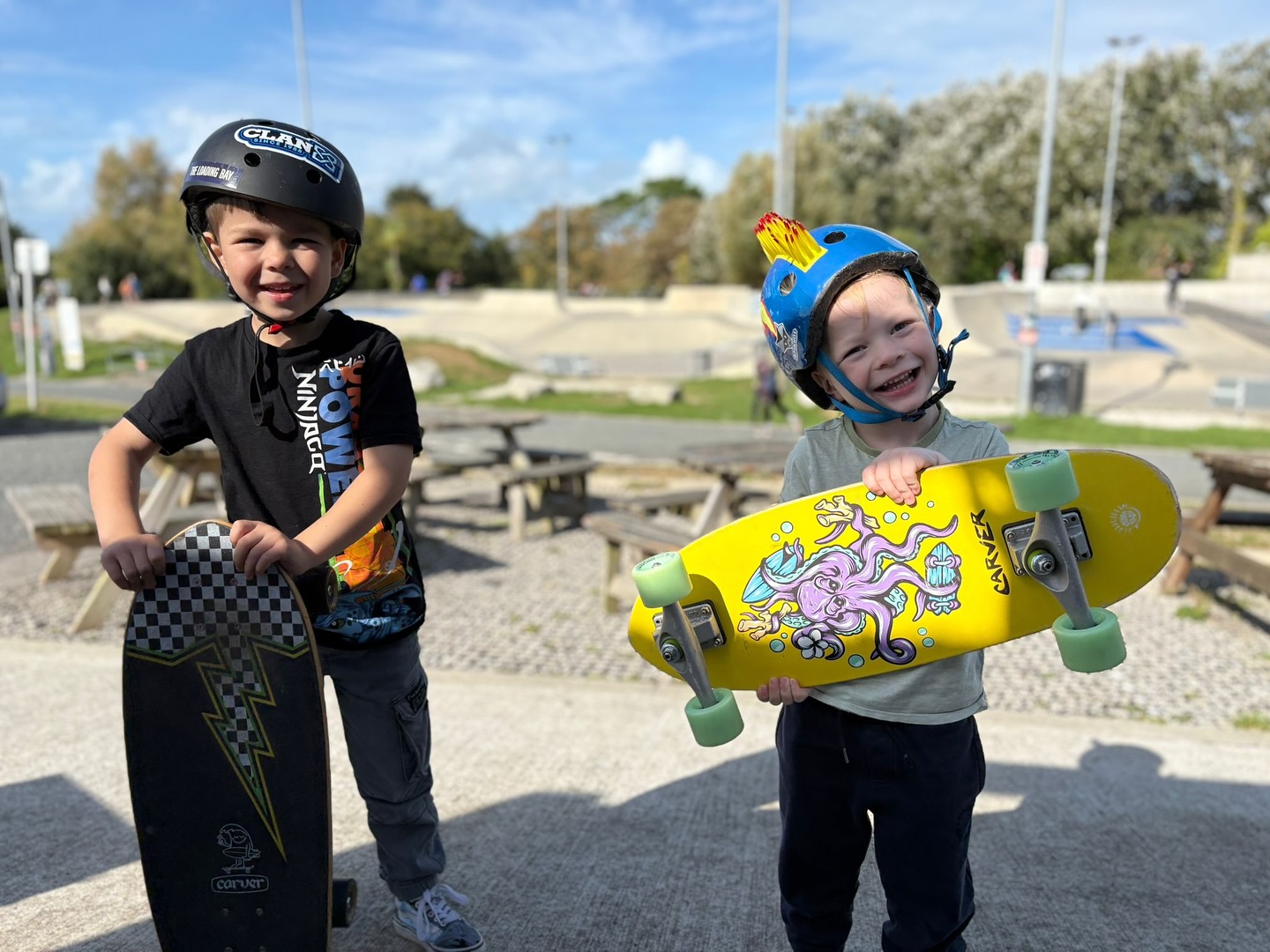 when you’re this happy because you are in #Newquay at the @uksurfskateexpo
.
Bring on the concrete surf with the skates and some surf on the beach.
.
Look out for @mikekissack at the @christiansurfersuk stand. He’ll be there! ✌️
.
#surfskate #newquay #glasgowontour #surf #skate