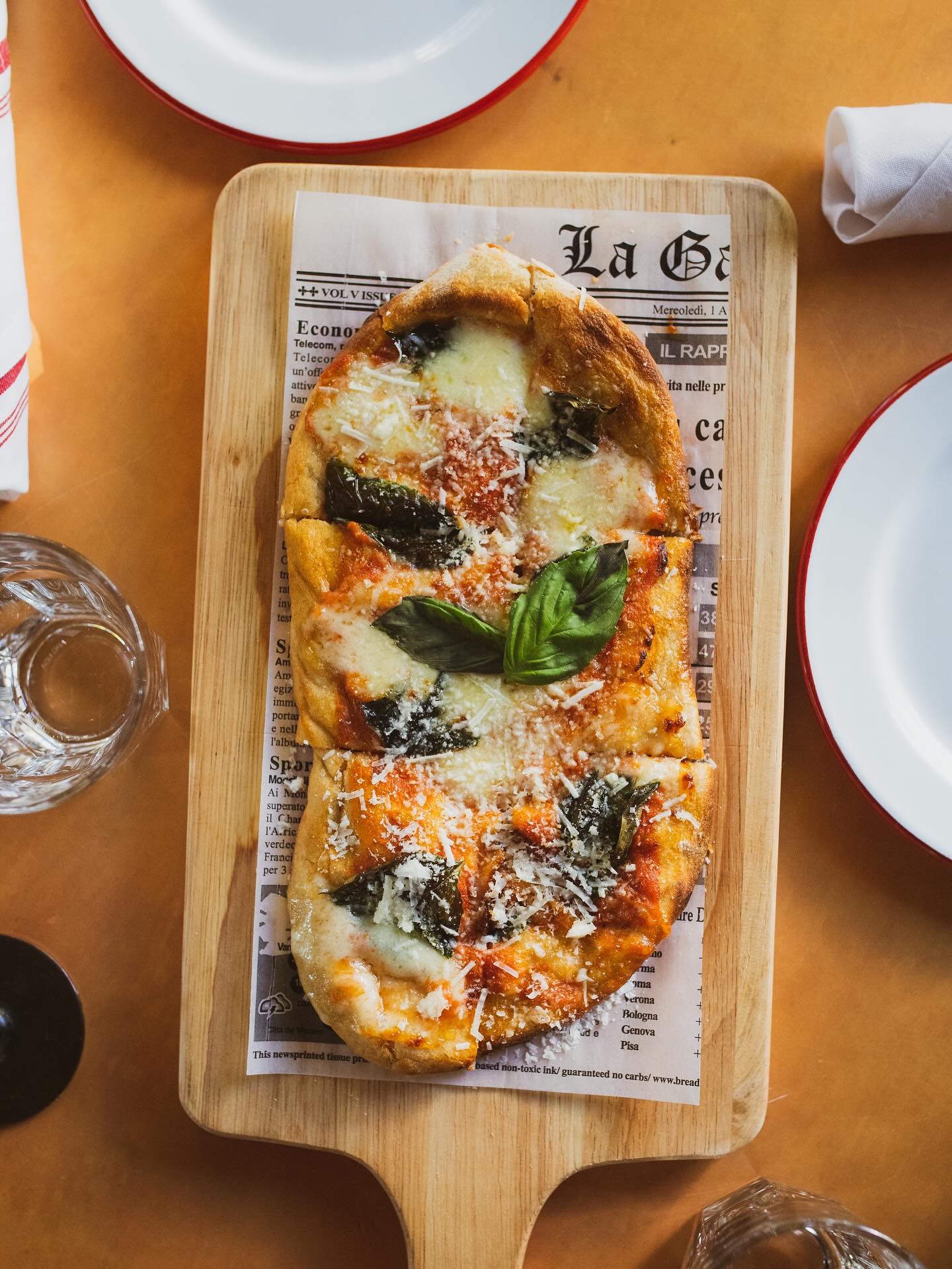“Mangiare bene è vivere bene, soprattutto da Bar Cicotti.”
To eat well is to live well, especially at Bar Cicotti.
#localitalian