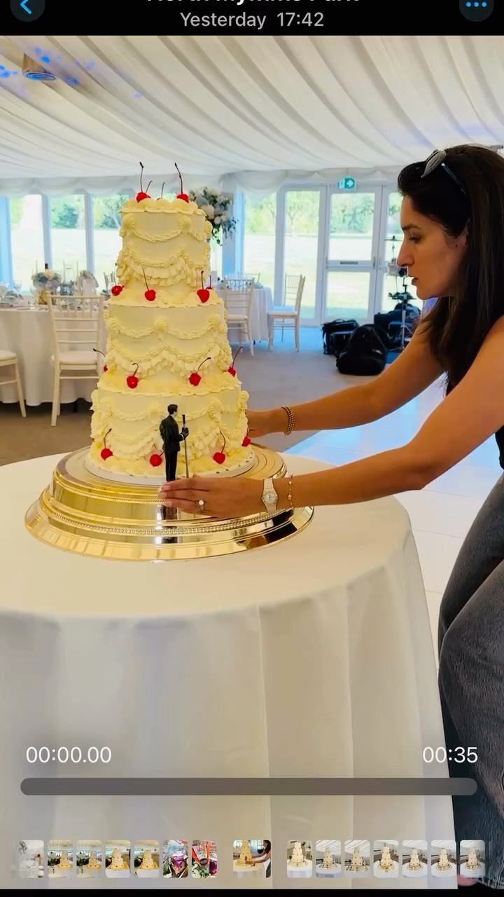 Wedding cake delivered last month. Vintage wedding cakes have been an absolute hit this summer! Love making them every time! #twistedcakesbytia #welwyngardencity #cakedecorating #welwyngardencitymums #cakedecoratingvideos #stalbansmums #stalbans #stalbans #hertfordshirecakes #hertfordshirecakes #cakedecoratingtutorials #cakesofinstagram #northmimmsparkwedding