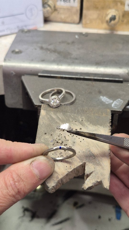 Let’s take a look at the jewellers work bench today.
Hi! It has been a while. I get so caught up in making jewellery I forget to stop and take a minute to show you what treasures I am making. I have a couple of fun diamond rings I am making this week. One is a white gold eternity ring, and the other is a rose gold wedding ring. Both will have diamonds but set in very different ways. One will be more a cluster of diamonds fanning out under the engagement ring. The other will be a "random" but strategic scattering of diamonds that will bring a nice balance and sparkle to the wedding ring.
I hope you enjoy a little sneak peek into a jewellers work day. Happy friday.
Cheers Taryn
#jewellersbench #jeweller #midwestjeweller #australianmade #jewellery #weddingrings #eternityring
