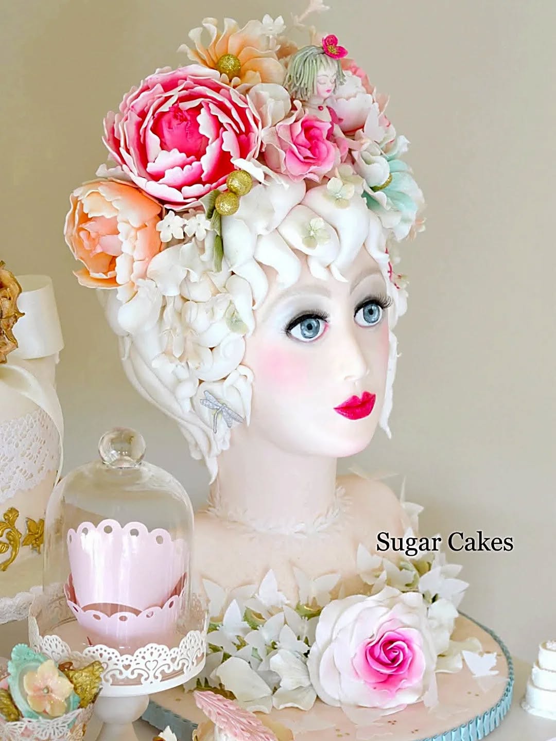 Customized Life-size bust cake with realistic proportions and intricate details ❤️💗❤️
Beautiful dustinf powders @barco_bake
#cakecakecakecake #cakecarving #bustcake #cakeartist #caketrends #moderncake #art
