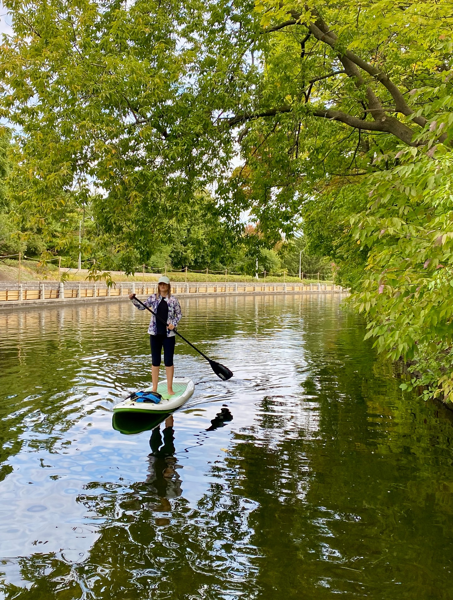 Saturday morning in Ottawa 🦦🍁
#ottawa #rideaucanal #morningworkout #couple #standuppaddleboard #canada #dowslake