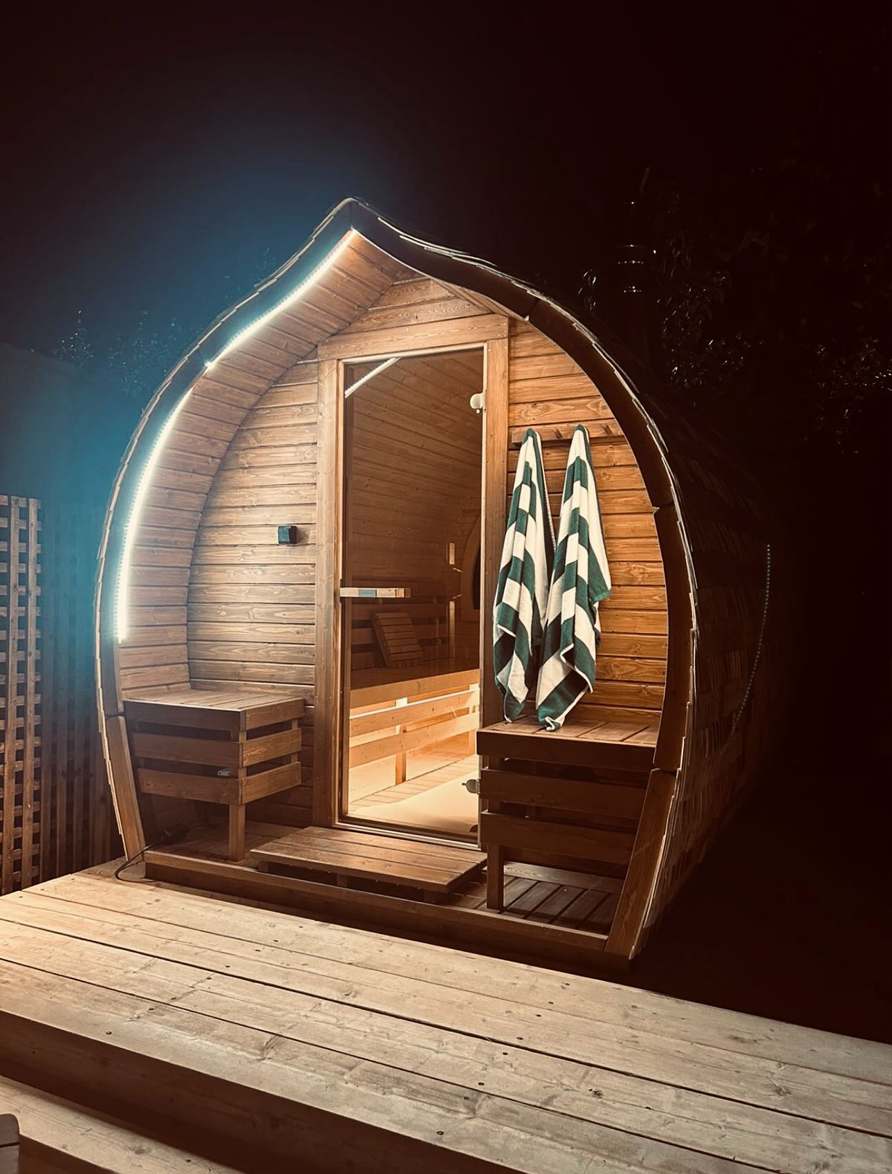 How cosy do these two shots look? The beautiful sauna at Chiltern Saunas & Spas is just calling out for a chilly evening.
Because honestly… where better to warm your bones?
Cotswold Eco Tubs — home of Cotswold Saunas 🌿🔥
📍 Peterley Manor Farm, Prestwood, Great Missenden HP16 0HH
🕣 Please contact for opening hours or to arrange a visit!
#CotswoldSaunas #CotswoldEcoTubs #ChilternSpas #SaunaLife #SaunaTime #ScandiLiving #OutdoorLiving #WellnessAtHome #CosyVibes #RelaxAndUnwind