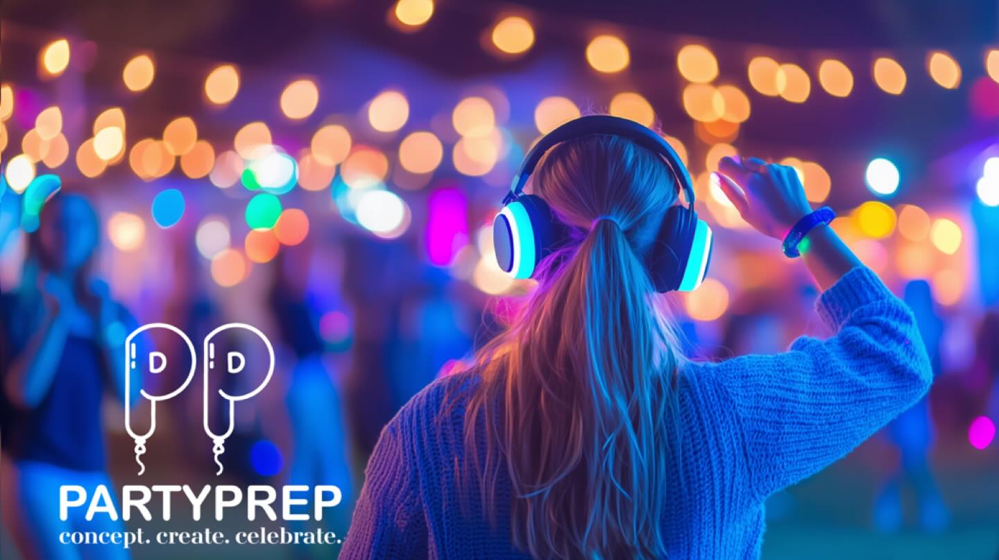 Party mal anders!
Laut feiern ohne Stress mit den Nachbarn?
Kein Problem! Mit unseren Silent Kopfhörern wählt jeder seinen Lieblings-Sound und die Stimmung geht direkt in die Höhe. Perfekt für private Partys, Firmenevents oder einfach um mal was Neues auszuprobieren.
Miete deine Silent Party bei Partyprep.
Wir stellen dir bis zu 30 Silent Party Kopfhörer inkl. Zubehör für 3 Kanäle für dein Event zur Verfügung.
Preisstaffelung:
10 Kopfhörer - 69€
20 Kopfhörer - 109€
30 Kopfhörer - 149€
Versand deutschlandweit.
Wir versenden die Kopfhörer so, dass sie vor deinem Event bei dir sind. Du sendest sie einfach am nächsten Werktag mit dem beigelegten Retoureschein an uns zurück.
Kopfhörer schnappen, Musik an – und ab geht’s!
Die Kaution beträgt 70€. Der Betrag wird nach Retoure zurückgezahlt.
Bei Verlust oder Beschädigung berechnen wir pro Gerät 70€
Geräte werden nach jeder Benutzung grundgereinigt.
Preis inkl. Versand und Rückversand #silentparty #partyrent #kopfhörer #letscelebrate