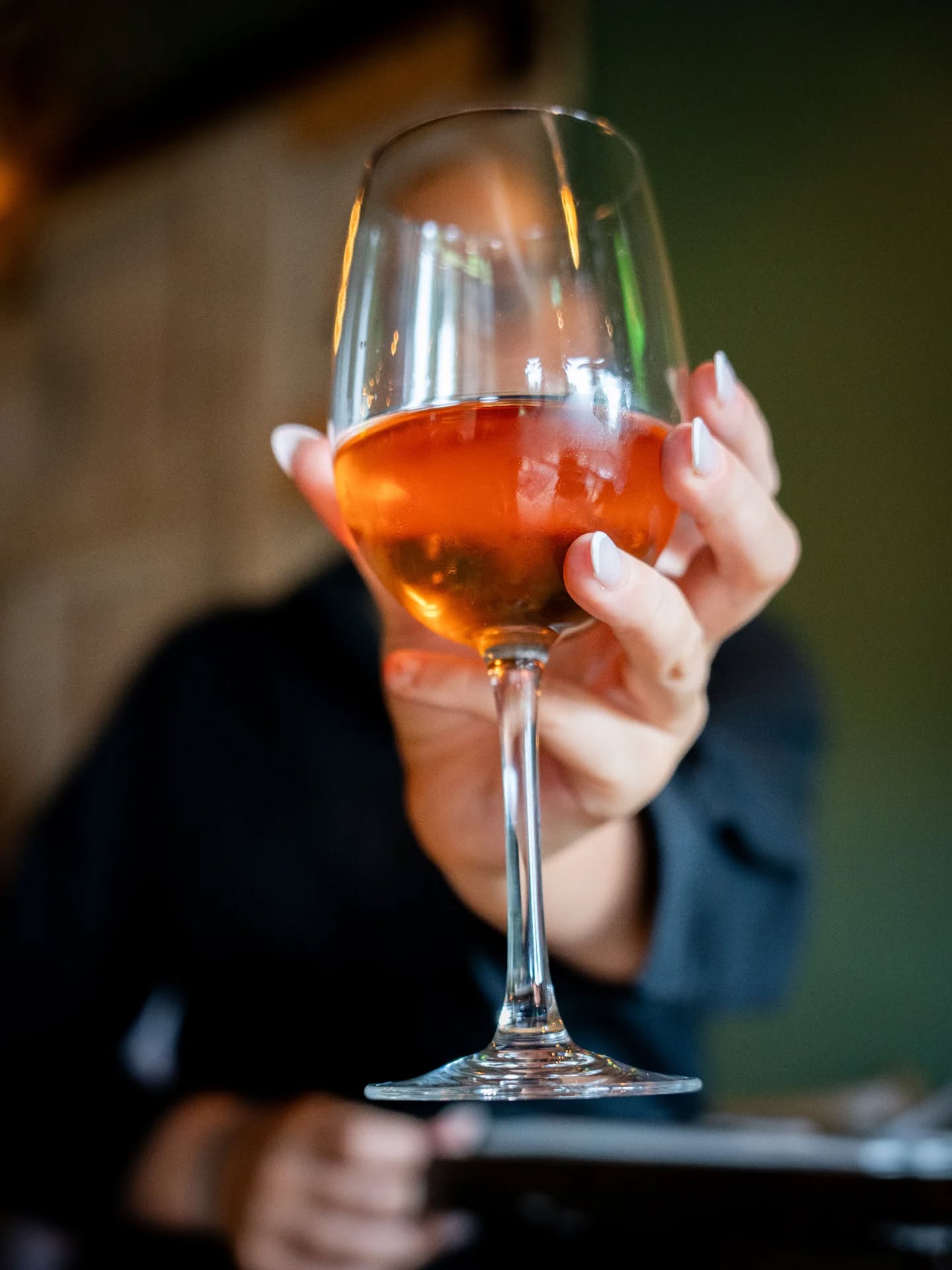 Weekend plans? They start with a drink in hand at Capones 🍸
#caponesgalway #galway #galwayrestaurant #tgif