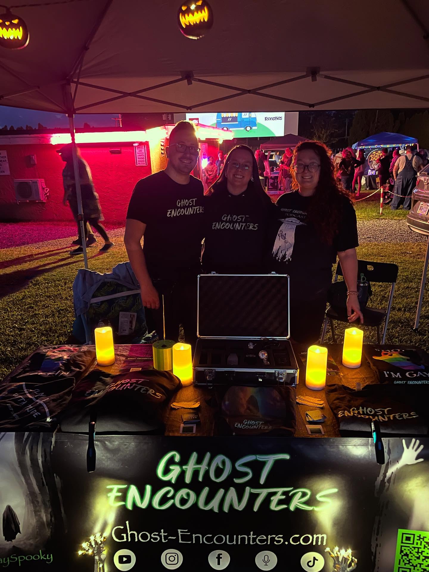 Having a spooky time at the Night Market at @shankweilers 👻🖤
#GhostEncounters #StaySpooky #paranormal #lehighvalley #events