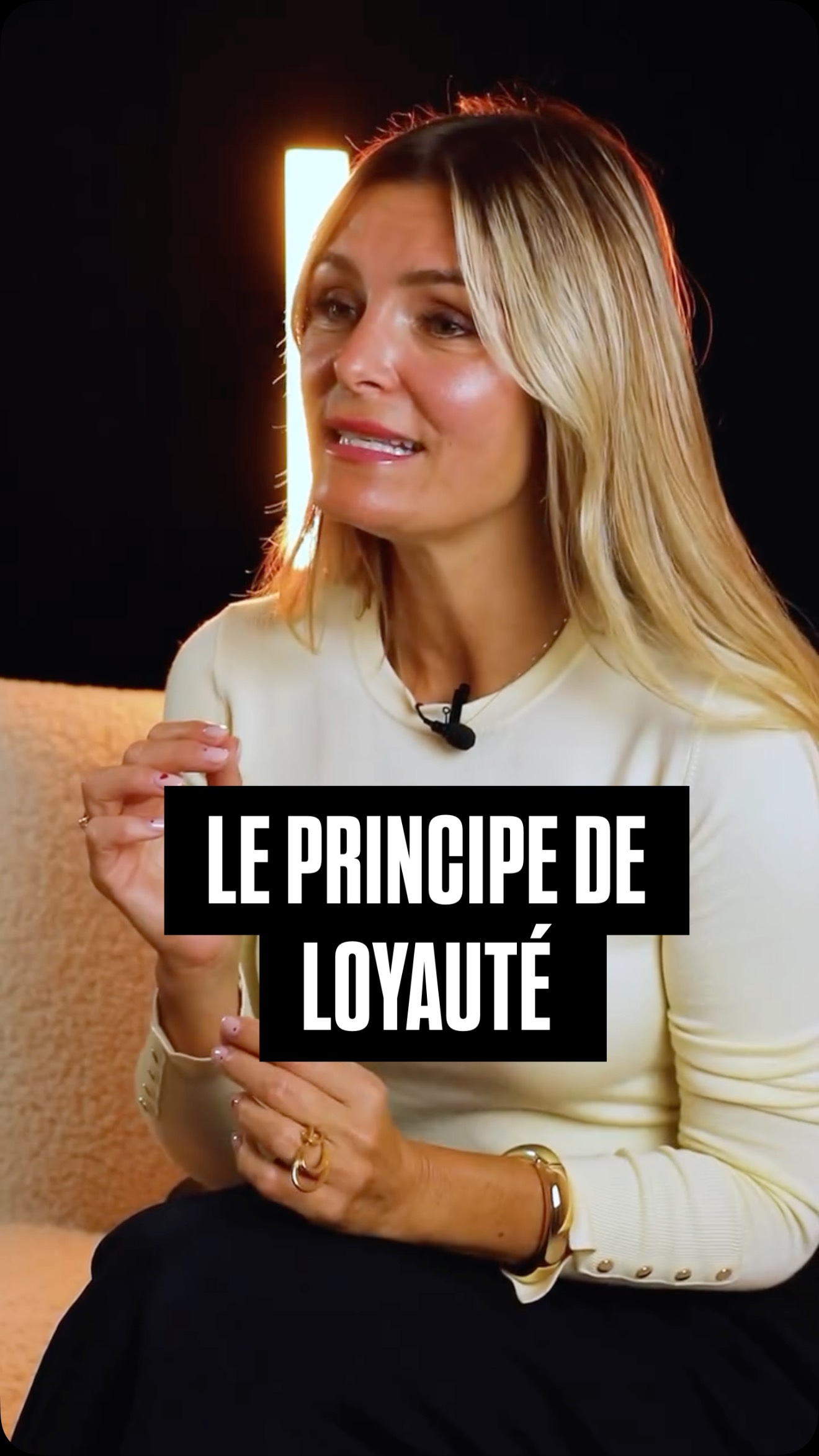 On croit souvent qu’on choisit librement nos chemins … mais il existe des FILS INVISIBLES qui nous rattachent à notre histoire familiale 🧵
Et parfois, sans le vouloir, on REJOUE leurs histoires, juste pour leur rester FIDÈLES 💞
Tu avais déjà entendu parler de ce PRINCIPE de LOYAUTÉ? 💬
#transgenerationnel #psychogenealogie #constellationsfamiliales #loyauteinconsciente