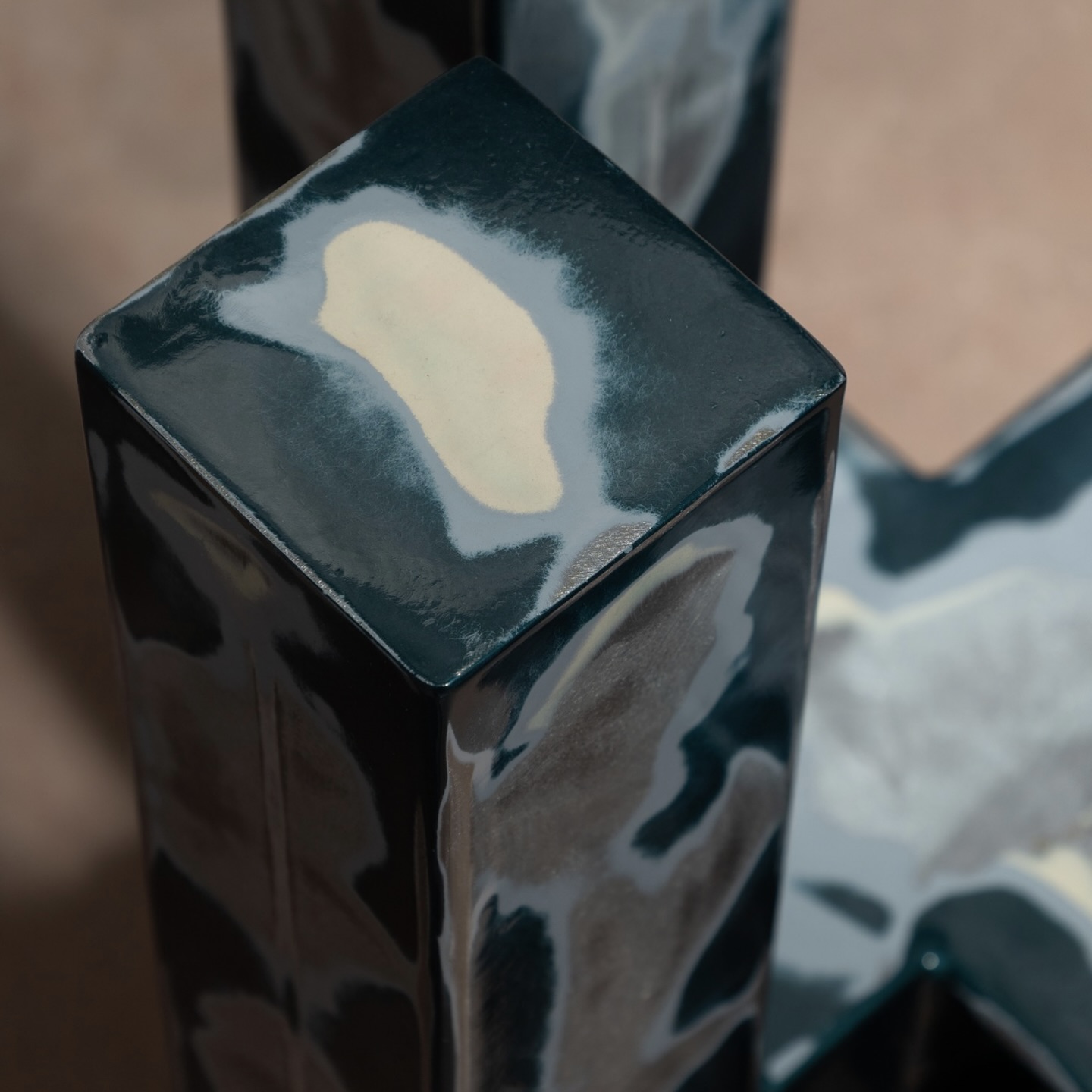 We have been loving the experimental materials coming from Spanish designer Alberto Sánchez, Co-founder of @mut_design and @bruto_objects .
He experiments with ceramics, metals, stone, wood and glass to make unique interior furniture, objects and lighting.
Chapa y Pintura a series of metal chairs with a unique coated steel surface which pays tribute process from auto body repair shops.
Also the Facetas collection looks at the 19th-century Tiffany stained-glass technique to create a unique glass objects. The method involves joining small pieces of glass using a delicate process of copper and tin soldering.
#material #materialresearch #interiormaterials #surfacedesign #interiorideas #glass #metal #coating #highendfurniture