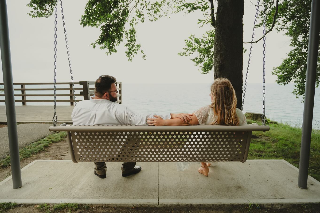 A walk in the park with the one you love, promising every sunset together from now until forever💛🌲🌊
.
.
.
#couplesphotographer #engagements #ohioweddingphotographer #celebratelove