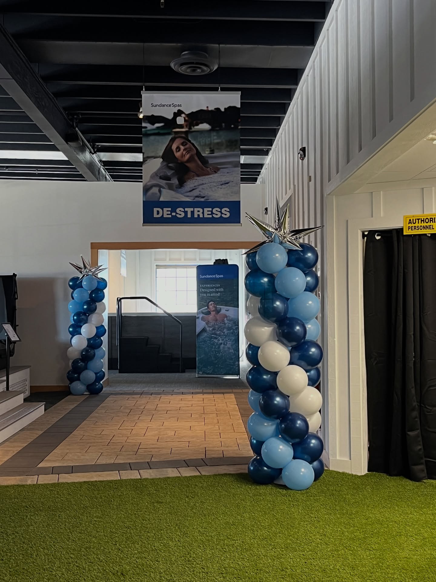 Grand opening weekend for @greatbayspa!!
#balloons #balloonarch #grandopening #maineballoonstylist #balloonartists #maineballoonartist #balloondecor