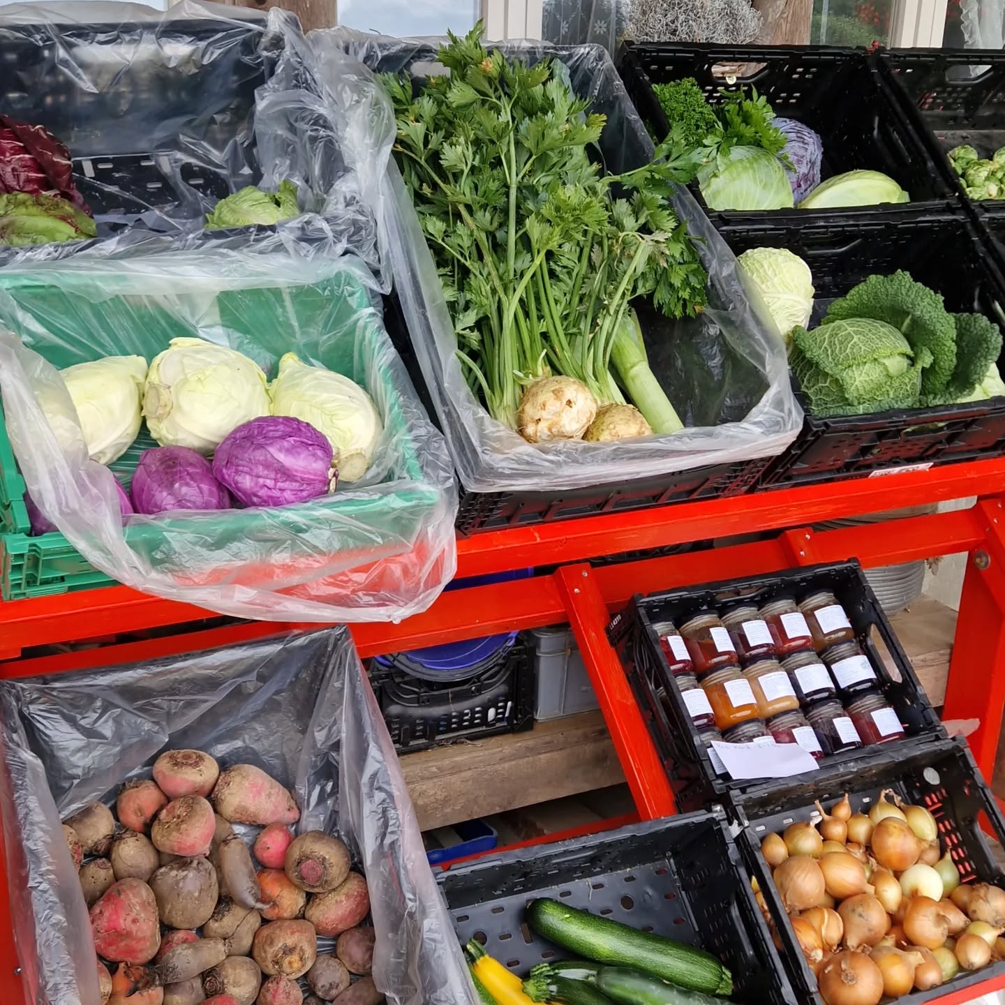 Hofmärt vom Friti 16-21 Uhr & Samstig 8-13 uhr.