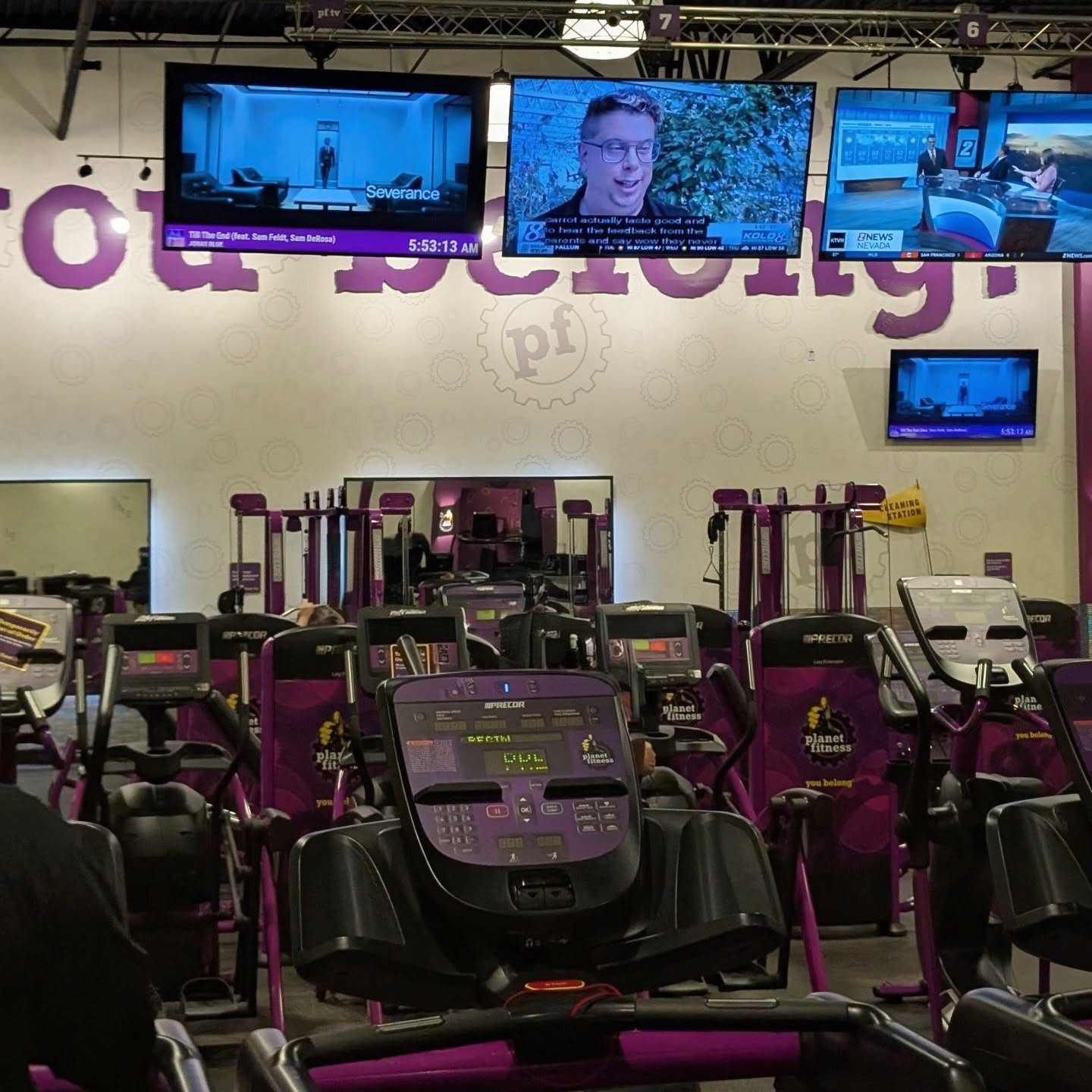 When I'm at the gym and look up to see myself on TV talking about the awesome fun kids programming coming up at @urbanrootsnv and the joy of picking a carrot. That's such a Zak Unscripted moment. #lol #gardeningforgood #tv #goodmorning #zakunscripted