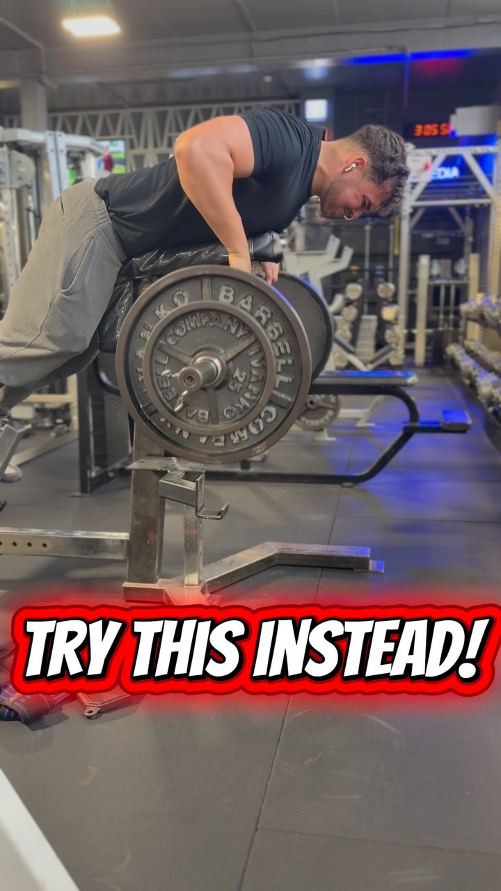 You may see on instagram all these fitness content creators having fancy equipment for example this ‘Seal row’ which is an old school bit of kit and quite hard to find!
Here is an adaptation for you… Set the bench up at an incline which is comfortable for you to rest your chest on and allows you to get a full stretch on the upper back.
Try it out on your next pull day… You won’t be disappointed‼️
#fitness #bodybuilding #personal #personaltrainer #body #power #strength