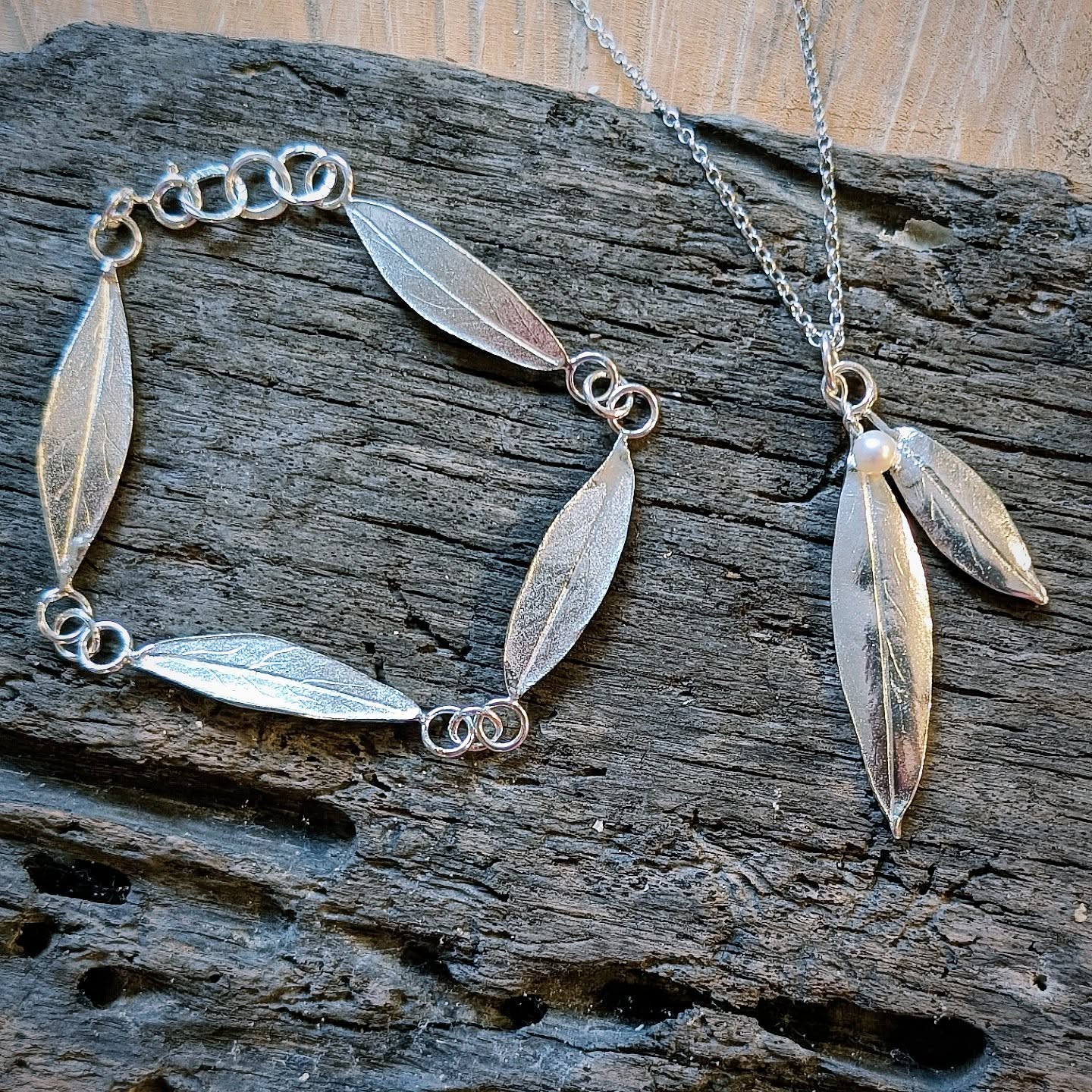 🫒 C O M M I S S I O N 🫒
Super pleased (and relieved!) that this hugely special commission came together and is now with its owner who it was designed especially for. 💚
In the summer, I was contacted by a gentleman who wanted to have a special and very personal necklace and bracelet set designed for his wife's 60th birthday plus for their 30th wedding anniversary. A pearl is traditionally featured to honour 30 years of marriage, so he wanted a freshwater pearl to feature on the necklace. To add to the lovely story, his background was in archeology and he was always inspired by Grecian jewellery, so wanted his wife's pieces to have a touch of this style.
This special couple had also spent time in Spain where the olive trees flourished abundantly, and the leaves that I used to create the bracelet and necklace were all individually handcrafted using the impression from real olive leaves from the couples garden in Kent. 🌿
It is projects like this that make it 'more' than generic jewellery, and I was so lucky to be asked to be part of this special gift creation. Thank you again for choosing @oliveandstone_jewellery 💚💚💚
Moving forward, I think it is only right to start including more of my heritage into my future jewellery making now that I have enjoyed this one so much!