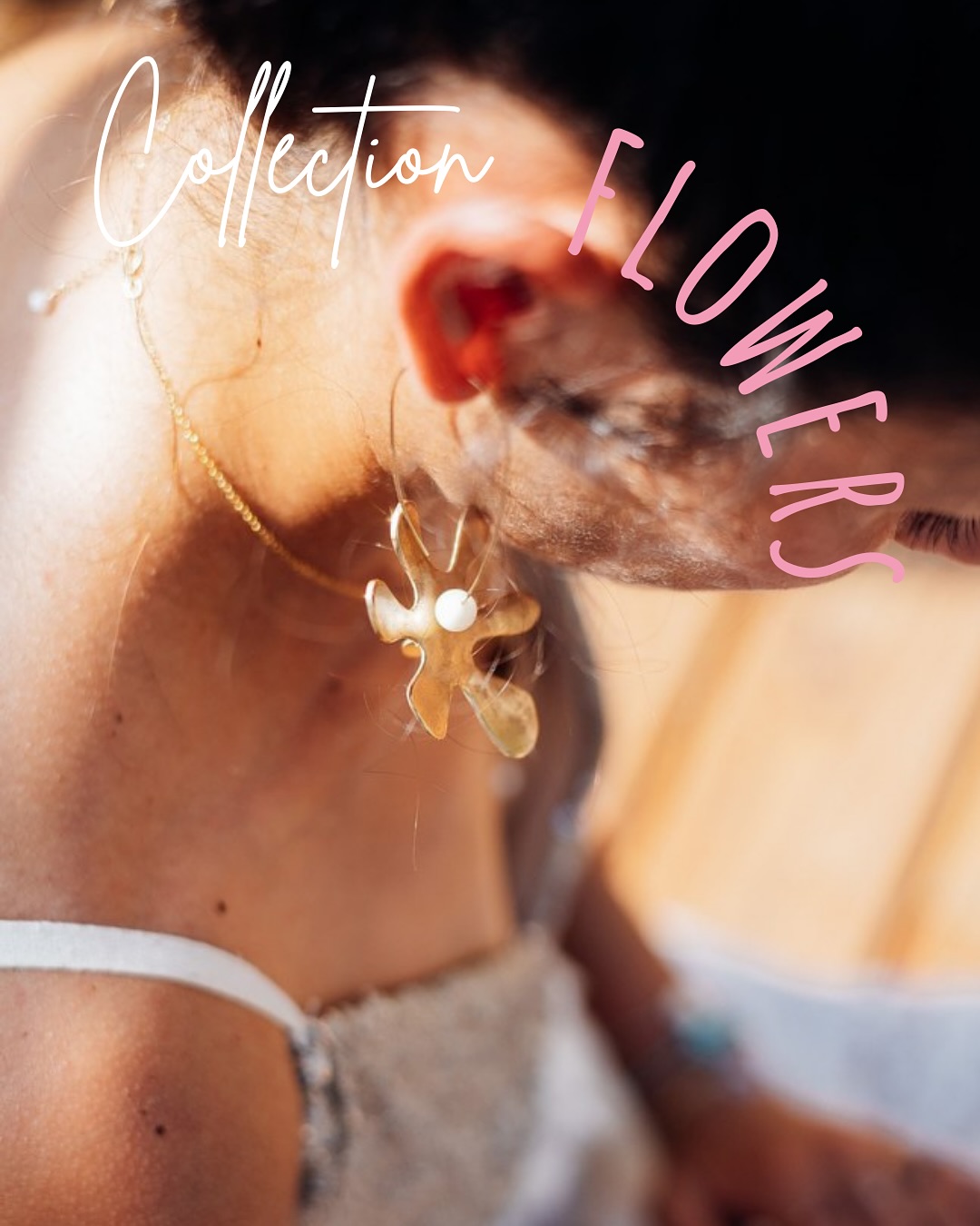 🌸 Que se cache-t-il derrière ce design?
Bijoux Fleurs de Matisse de la toute dernière collection Flowers
Une cliente m’a dit récemment que ces bijoux lui inspiraient le Nénuphar. 🪷 Et toi que t’inspirent-t-ils? Quel pays ou quelle destination t’évoque cette fleur ?
✨Un bijou comme un souffle d’été, inspiré par l’audace et la liberté créative d’Henri Matisse.
Ses lignes organiques, son éclat doré et son style tropicale, pour un look à la fois artistique, solaire et assumé.
À porter en solo pour révéler toute sa force, ou en accumulation pour un look encore plus vibrant. Retrouvez la parure complète avec nos boucles d’oreilles, le collier, le sautoir, ou encore la bague mobile 🤗!
Un vent tropical et créatif souffle sur vos tenues… et ne compte pas s’arrêter.
Disponibles à la boutique @bo.in.pau et sur le site www.elluce.fr 🌺
Dis moi ce que tu vois toi ou ce que t’inspire cette fleur de Matisse en commentaire! Ça m’intéresse !!🤗🤗🤗🌈🙏
Photo 📸: la talentueuse Émilie @emiliemaphoto
Modèle 👸: la magnifique Marine @marinebories
Superbe Lieu: Ô petit Bonheur @opetitbonheur64
Bijoux en bronze, bijoux en or laminé et pierres naturelles. Bijoux bronze recyclé.
#creatricebijoux#artisanebijoutiere#bijouxfaitsmain#femmeactive#paumaville64#paillettesdansmavie#mamanepanouie#chargementaledesfemmes#jaimelavie#etresoimeme#cadeaumariage#petitsbonheurs#40ans#confianceensoi#maternité#moderesponsable