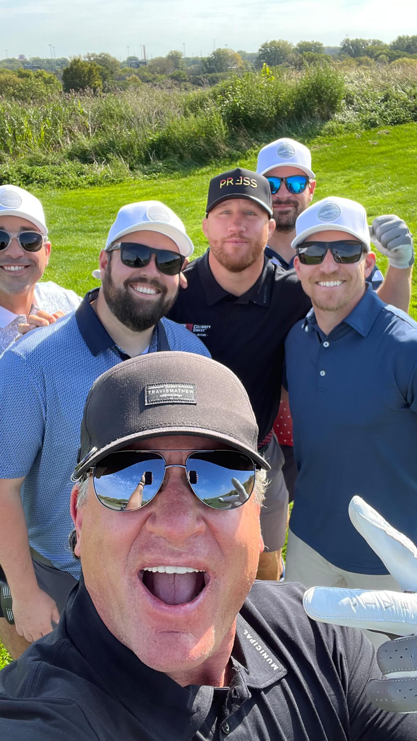 Big thanks to @CelebritySweat for an amazing golf outing at Harborside International ⛳️ Thank you for supporting our Veterans and First Responders! Shoutout to @jeremyroenick @justin_gaethje @kevindillonofficial @ozzieguillen13 @idt21 & @johnnystopo for making it such a memorable day!
