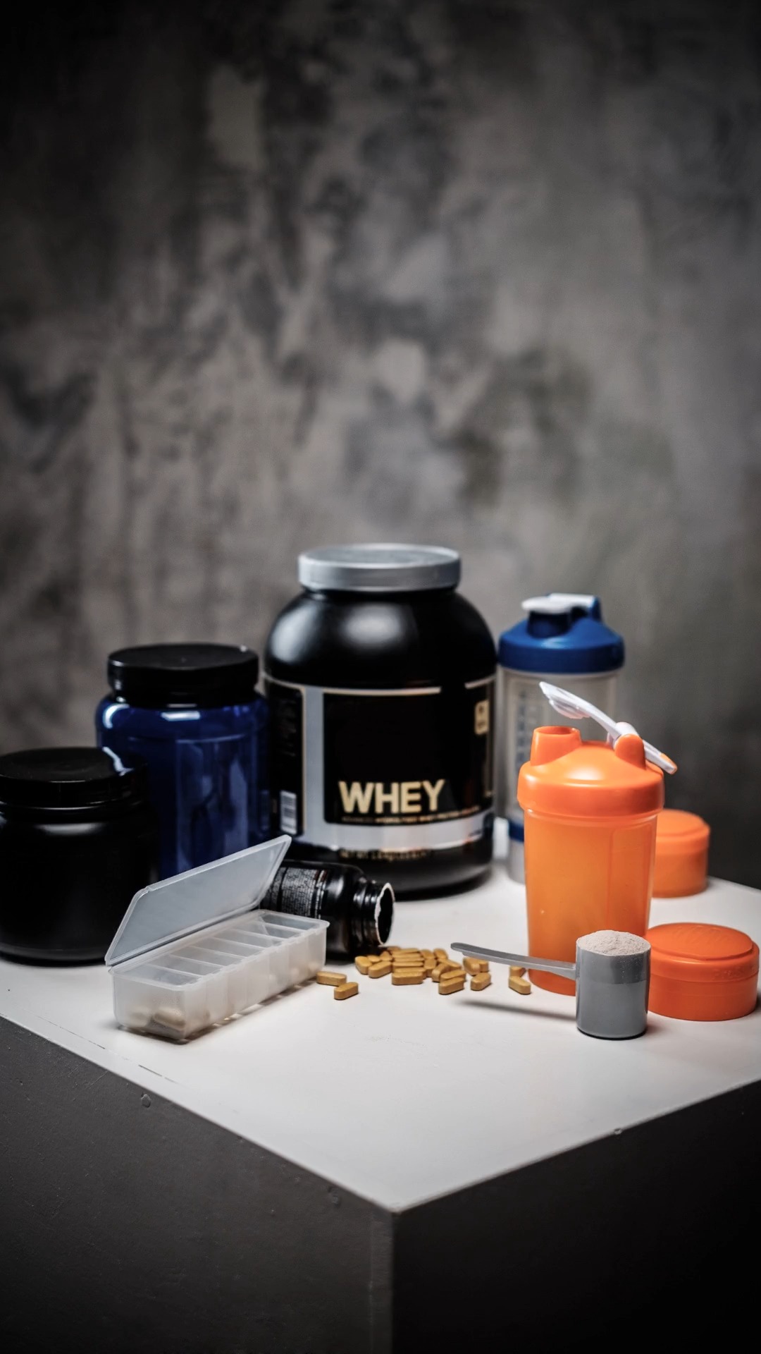 🚨 SUPPLEMENT CONTAMINATION CRISIS
Think your supplements are making you healthier? Think again.
Independent investigators tested popular supplements on Amazon and found SHOCKING levels of toxic heavy metals:
⚠️ THE DISTURBING FINDINGS:
✅ 20-65% of Ayurvedic & joint support supplements contained lead, arsenic & mercury
✅ Some had mercury levels 1000X HIGHER than safe limits
✅ Clean Labels Project tested 160 bestselling protein powders
✅ 47% exceeded at least one heavy metal safety limit
✅ 21% were MORE THAN DOUBLE California's safety limits
💔 THE KIDNEY CONNECTION:
Chronic low-dose heavy metal exposure quietly erodes kidney function over YEARS.
You think you're improving your health, but you're actually poisoning yourself with toxic metals.
🛡️ PROTECT YOURSELF:
Research third-party tested brands before buying ANY supplement.
References (studies & primary reports)
Saper RB et al. JAMA 2008 — Internet-sold Ayurvedic medicines: ~20% contained lead/mercury/arsenic; some rasa shastra products could yield 100–10,000× acceptable intakes.
JAMA Network
Mikulski MA et al. Int J Occup Environ Health 2017/2018 — 252 Ayurvedic samples: lead 65%, mercury 38%, arsenic 32%.
PubMed
+1
CDC MMWR 2012 — Ayurvedic product with extremely high lead/arsenic/mercury levels (illustrates magnitude of exceedances).
CDC
Clean Label Project Protein Study 2.0 (2024–25 white paper, 160 products; sourced from Nielsen & Amazon lists): 47% exceeded ≥1 safety benchmark; 21% >2× Prop 65.
Clean Label Project
Moody EC et al. Curr Opin Nephrol Hypertens 2018 (systematic review) — Toxic metals (As, Cd, Pb) and adverse kidney effects, including at relatively low exposures.
PMC
Jalili C et al. Crit Rev Toxicol 2021 (review/meta-analysis) — Low-level cadmium, lead, arsenic exposure associated with increased CKD risk.
Taylor & Francis Online
Kuo PF et al. 2024 (open-access cohort/meta-analysis) — Low-level cadmium/lead exposure linked to CKD risk and higher long-term m
#SupplementSafety #HeavyMetals #KidneyHealth #Nephrology #SupplementContamination #ToxicSupplements #HealthAlert #EvidenceBasedMedicine #SeanHashmiMD #KidneyProtection #SupplementTesting #HealthFacts #PreventiveMedicine