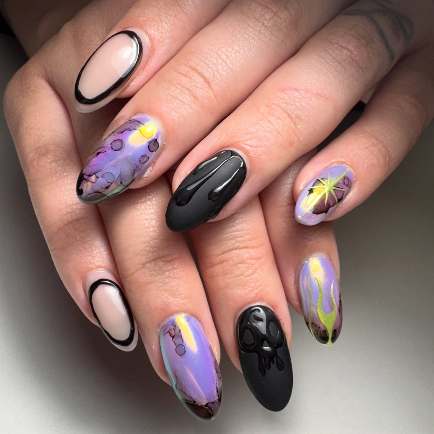 Halloween nails have started, all is right with the world again #nailvira