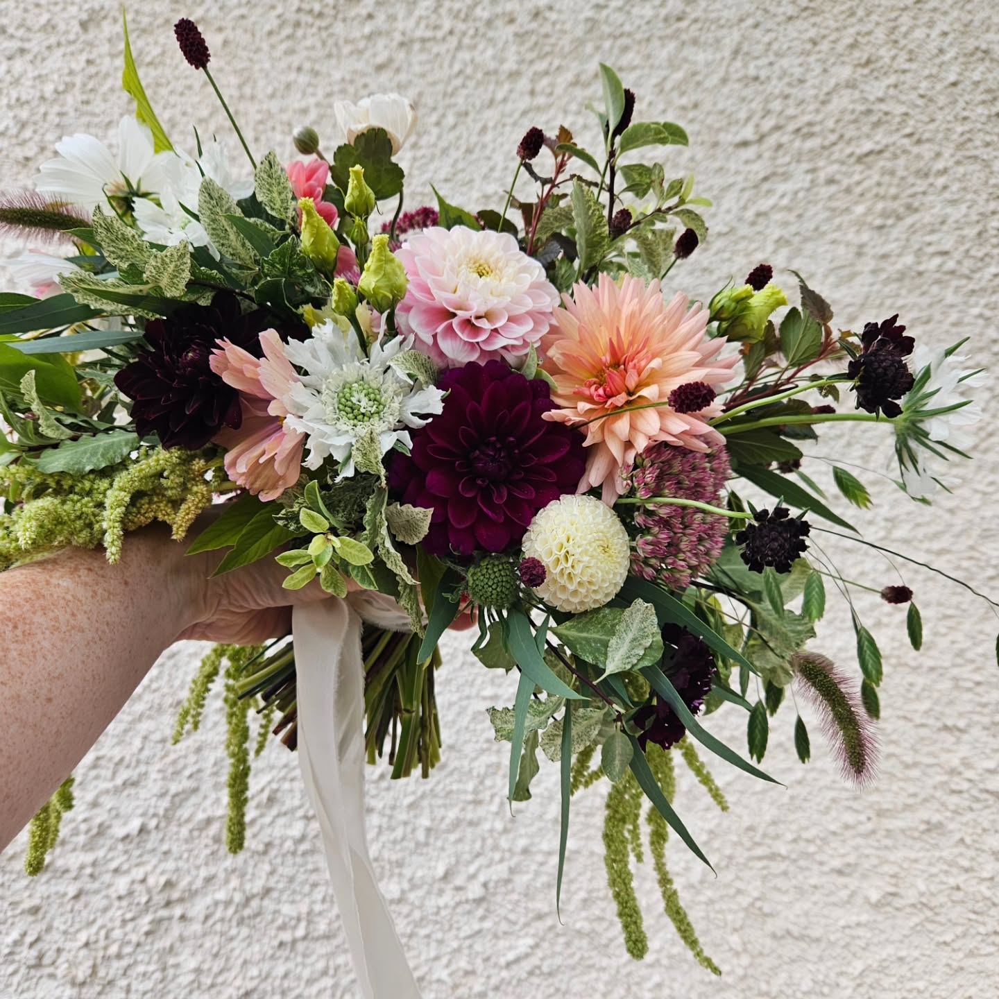 For Hannah 🌿
A bridal bouquet full of texture and seasonal interest, including locally grown Dahlia
Congratulations to Hannah and Alex who tied the knot yesterday 👏 What a lovely couple to work with and I hope you had the best day celebrating with family and friends. Thank you for letting me be part of it ❤️
#weddingflorist
#londonweddingflorist
#weddingflower
#bridalbouquet
#autumncolours
#surreyweddingflorist
#londonweddingflowers
#surreyweddingflowers
#handtiedbouquet
#naturalfloralstyle
#carshalton
#carshaltonbeeches
