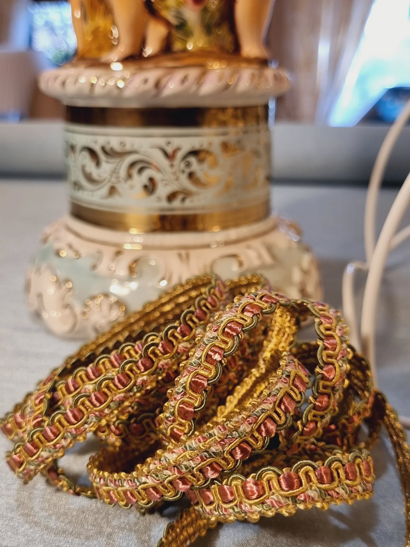 Some projects are just 😍, perfect pairing of lamp, fabric and braid. I'm going to love this custom French Tulip for my Melbourne client 💕
Fabric @abbode_interiors
Braid @castletrimmings
#amorelampshades
#customlampshades
#madeinaustralia