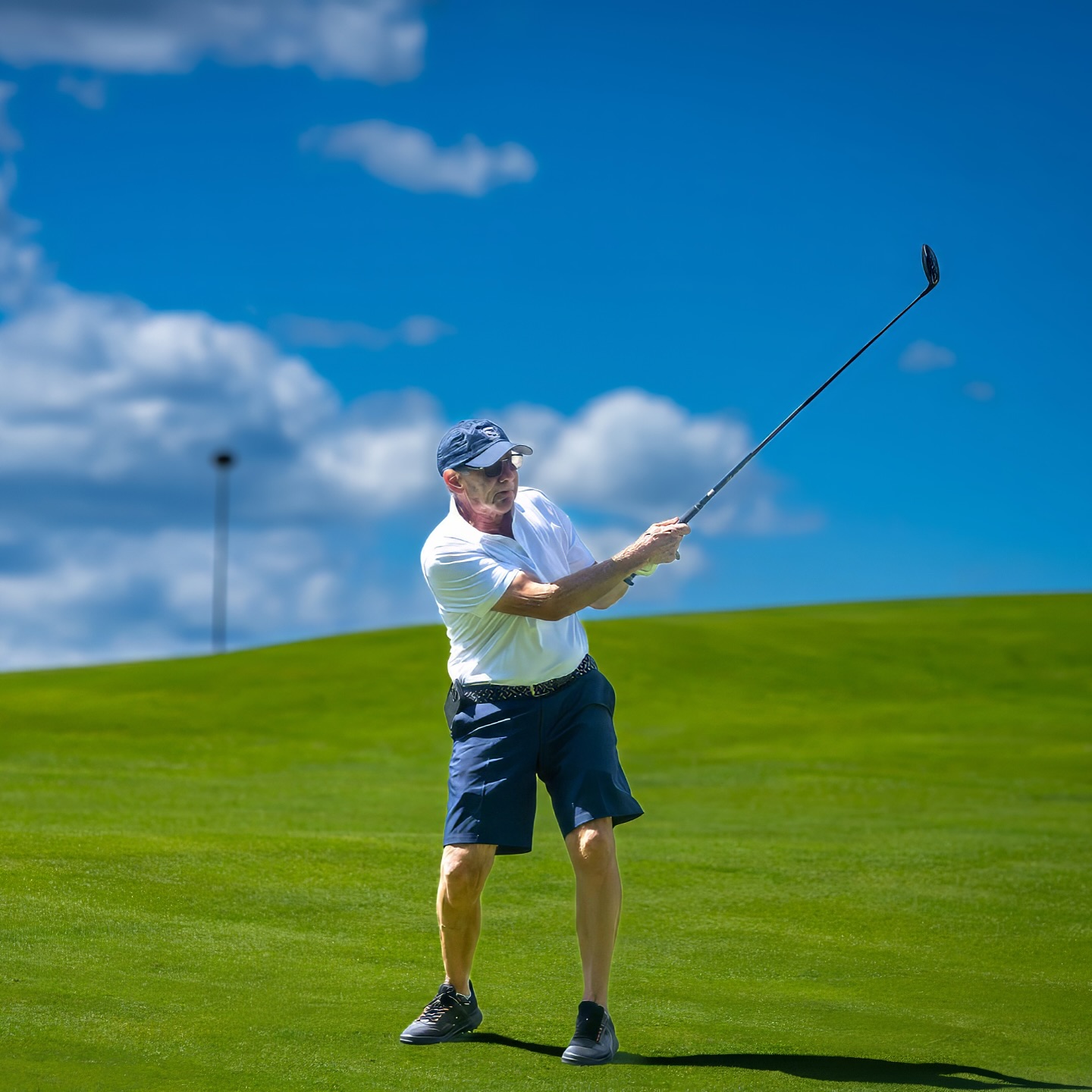 I accidentally photographed this golfer on the old @microsoft windows default background.
#photographer #westchester #ct #golfphotographer #sportsphotography
