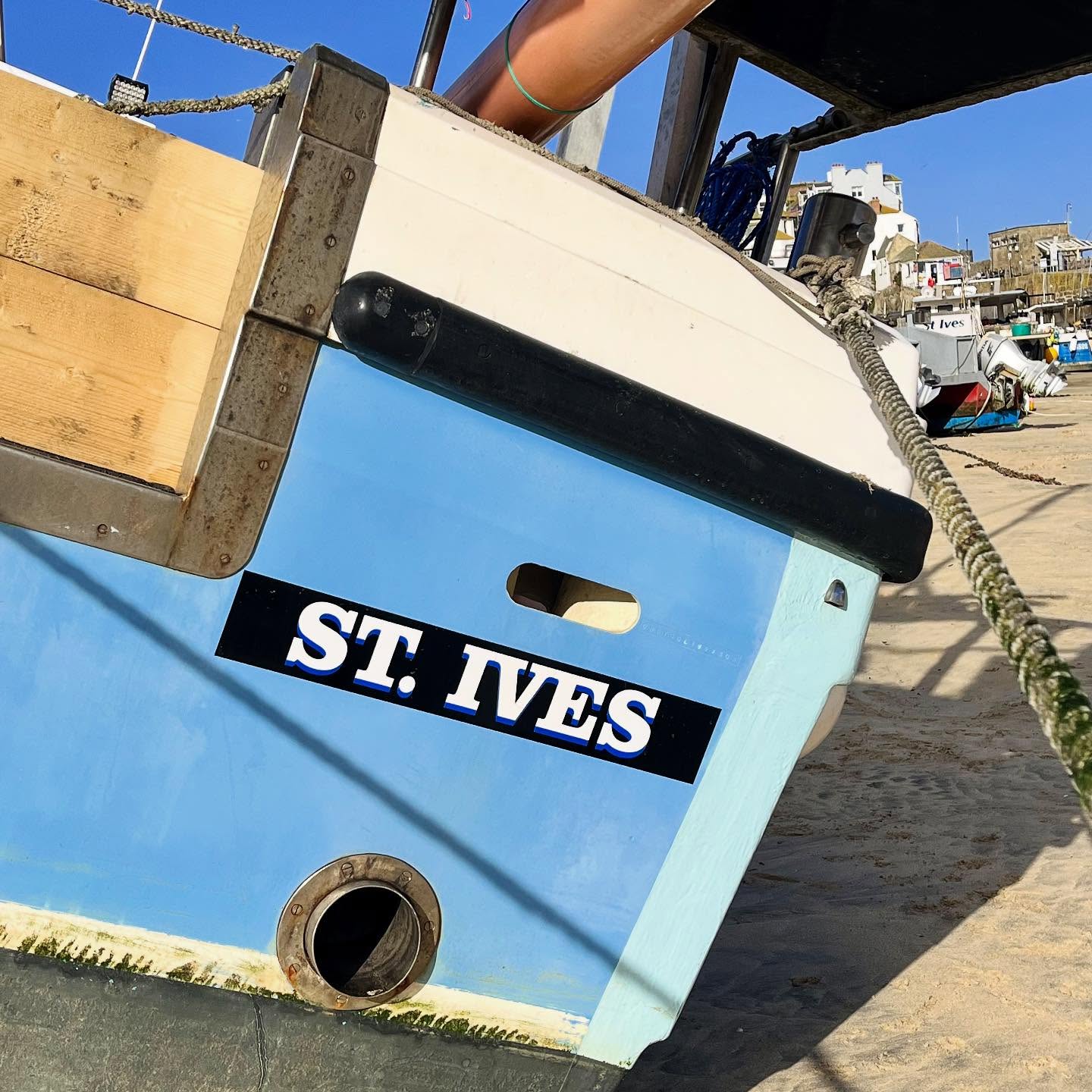 Boat spotting
#figgycottage #figgycottagestives #happystaysbythesea #stivescornwall