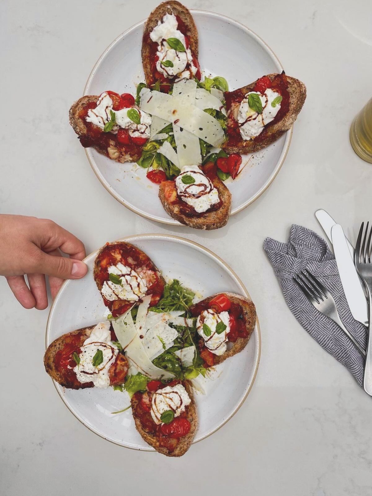 A perfect bowl for a perfect lunch! Use it for an individual salad or serving guest and family. Get it from our website, ready to ship immediately!
#handmade #ceramic #dinnerware #bowl #salad #lunch #food #foodlover #london #studio #pottery #potter #design