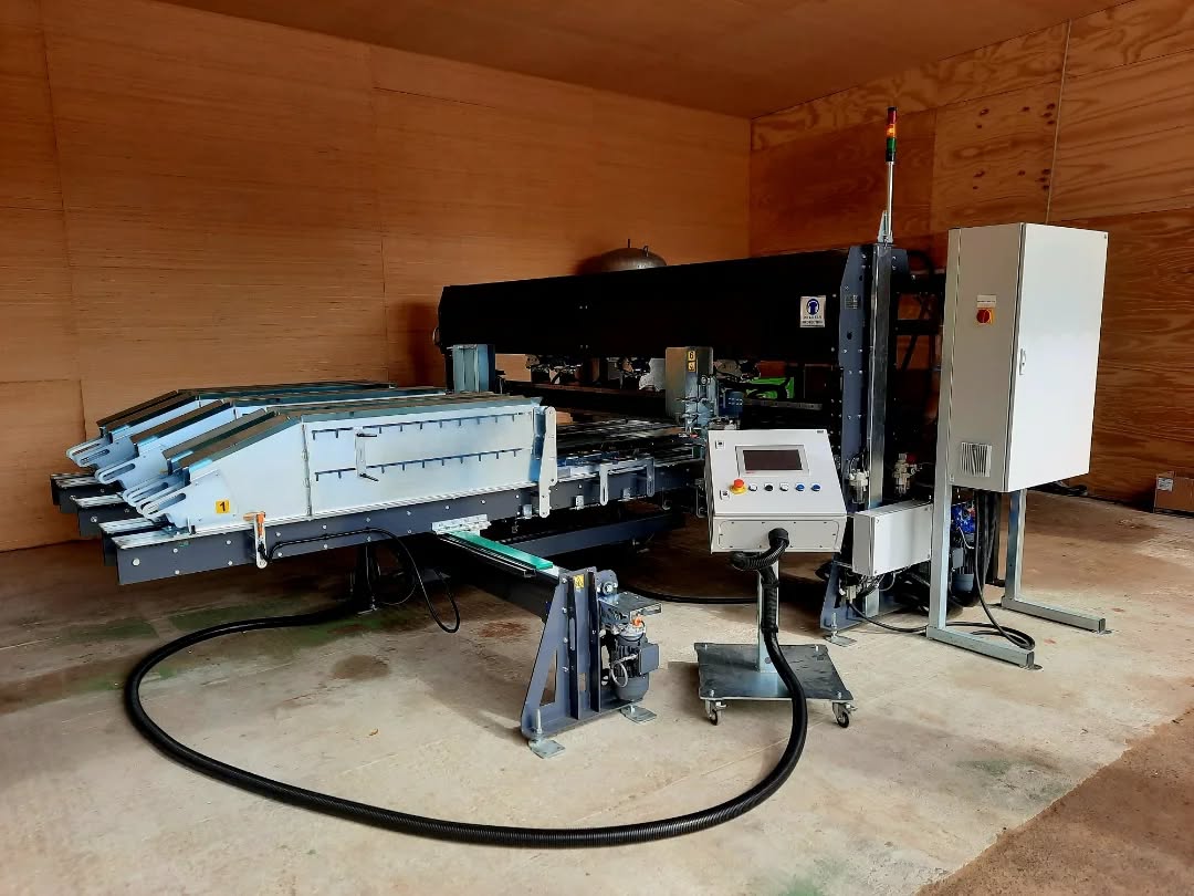 A recently delivered DNM-3500 machine to Germany 🇩🇪 This is a very compact, efficient and flexible nailing machine for production of small and large decks/2-way pallets in both small and large production series.