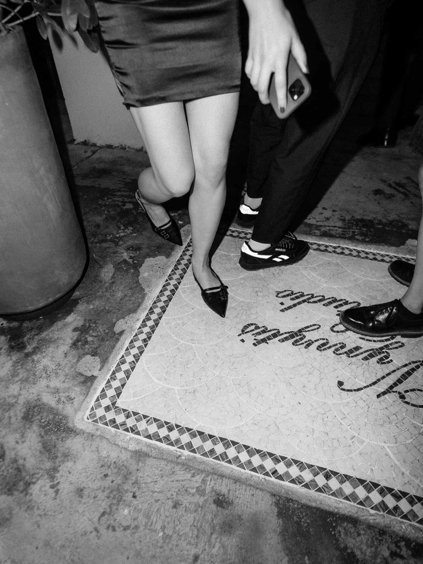 Party time 🍸🌿
Planavimas ir dekoras: @vagile.lt
Vieta: @vynvytis_studio
Tortai: @cukraus_studija
Suknelė: @diva_studija.lt