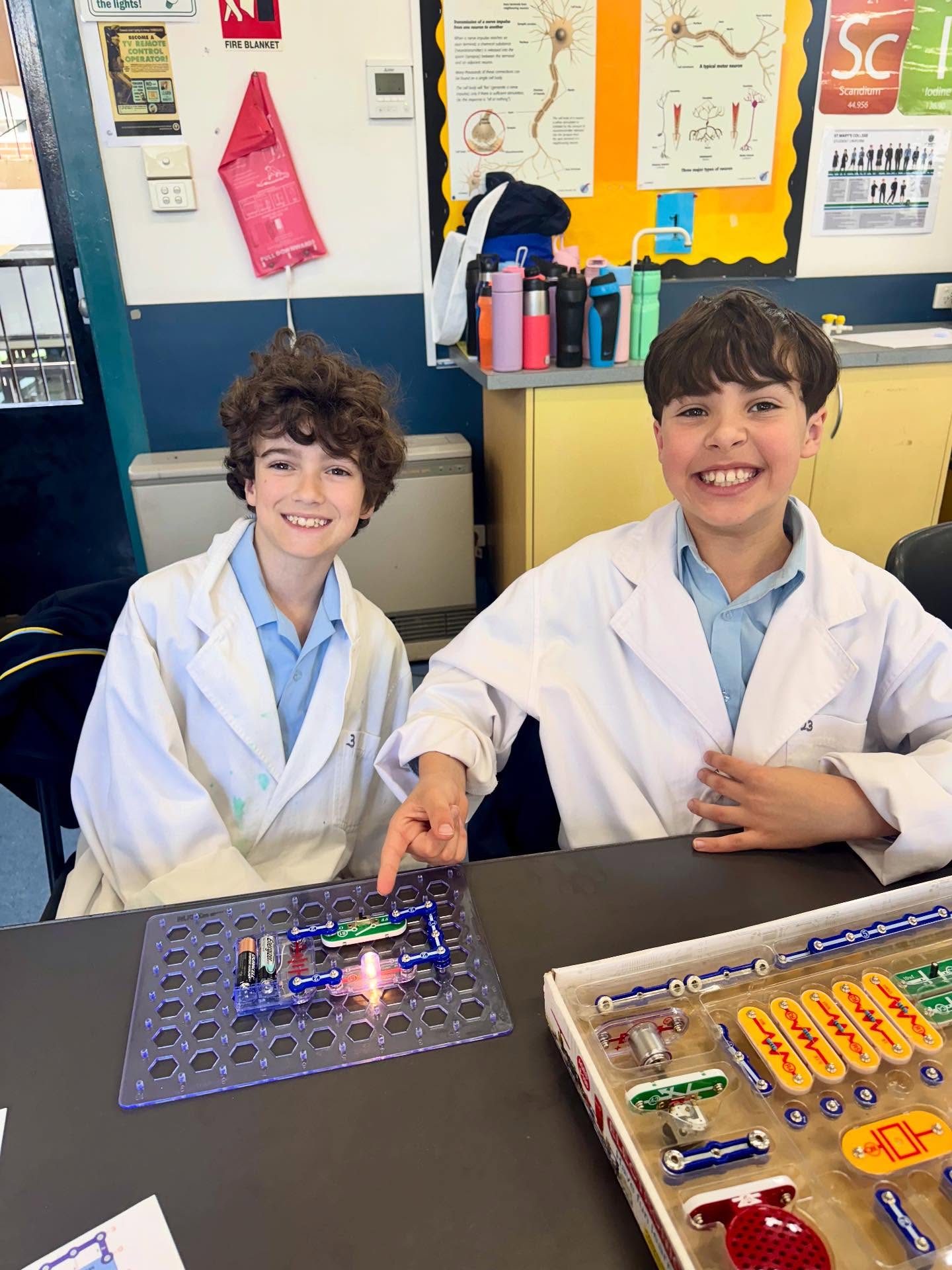 Year 4 had a blast at St Maryโs College, first donning lab coats to explore circuits, then swapping them for aprons to make mouth-watering pizzas! ๐๐ฌ๐ฉโ๐ณ thank you @stmaryscollegevic for having us!
.
.
.
.
.
#pizzas #scientists #chef #circuits #havingfun #Term3 #MACSmorethaneducation #melbournecatholicschools #ourcatholicschools #catholicprimaryschool #catholicprimaryschoollife #melbourne #school #primaryschool #stonnington #armadale #prahraneast #toorak #windsor #southyarra #learningisfun #community #catholiceducation #catholiceducationnow #catholiceducationmelbourne #schools #education #educationmatters #olol #ololprimary