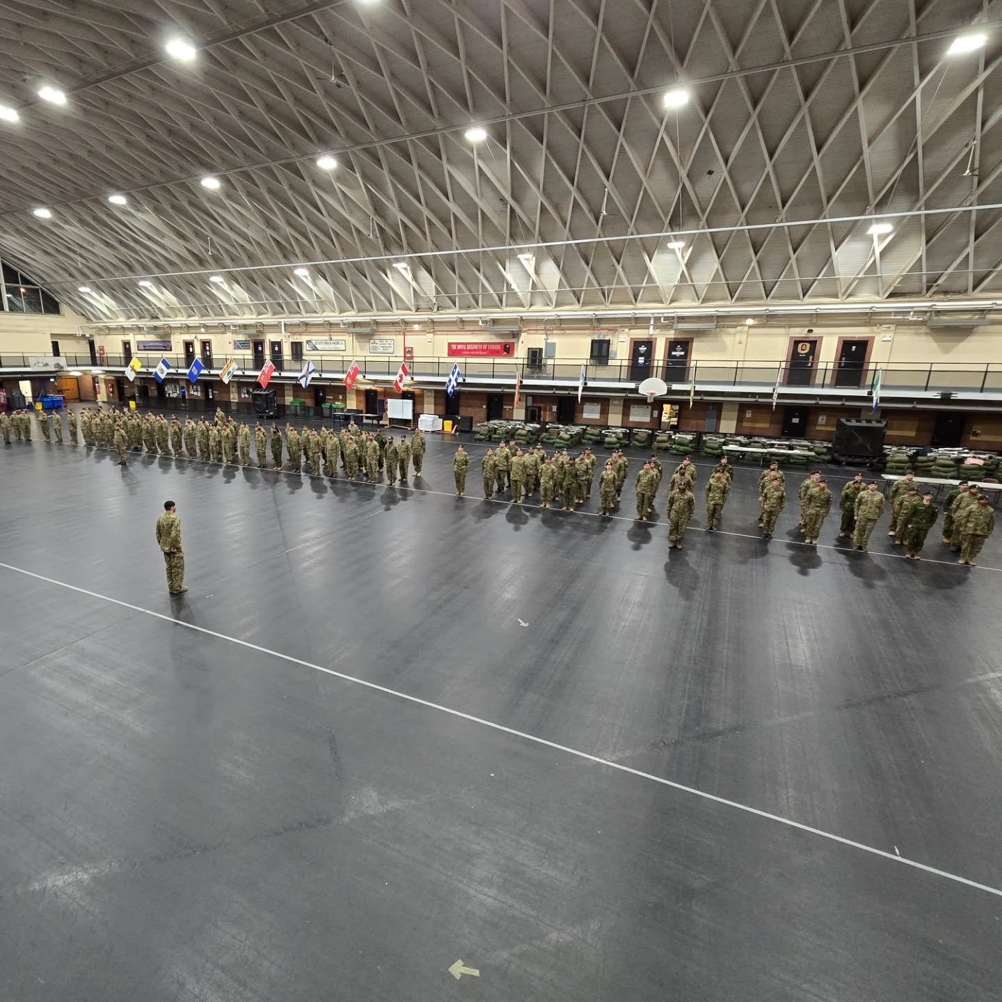 On Thursday 11 September 2025, The Royal Regiment of Canada concluded its Summer Routine and commenced the 2025-2026 Training Year by conducting the Annual Personnel Readiness Verification. This annual administrative process ensures all members are constantly capable of deploying on domestic and expeditionary operations as needed.
At the end of the night, newly trained Privates Kaufman, Reid, Shi, and Tanu were badged into the unit.
Would you like to know more?
https://linktr.ee/royalregimentofcanada
📸 Sgt Kwan; WO McDonald
Le jeudi 11 septembre 2025, le Régiment royal du Canada a conclu sa routine estivale et a entamé l'année d'entraînement 2025-2026 en procédant à la vérification annuelle de l'état de préparation du personnel. Ce processus administratif annuel permet de s'assurer que tous les membres sont constamment en mesure de participer à des opérations nationales et expéditionnaires, au besoin.
À la fin de la soirée, les soldats Kaufman, Reid, Shi et Tanu, nouvellement formés, ont été intégrés à l'unité.
Vous souhaitez en savoir plus ?
https://linktr.ee/royalregimentofcanada
#CanadianArmy #CanadianForces #CAF #soldier #IchDien #ReadyAyeReady #StrongProudReady #ArméeCanadienne #ForcesCanadiennes #FAC #soldat #IchDien #PrêtsAyésPrêts #FortsFiersPrêts