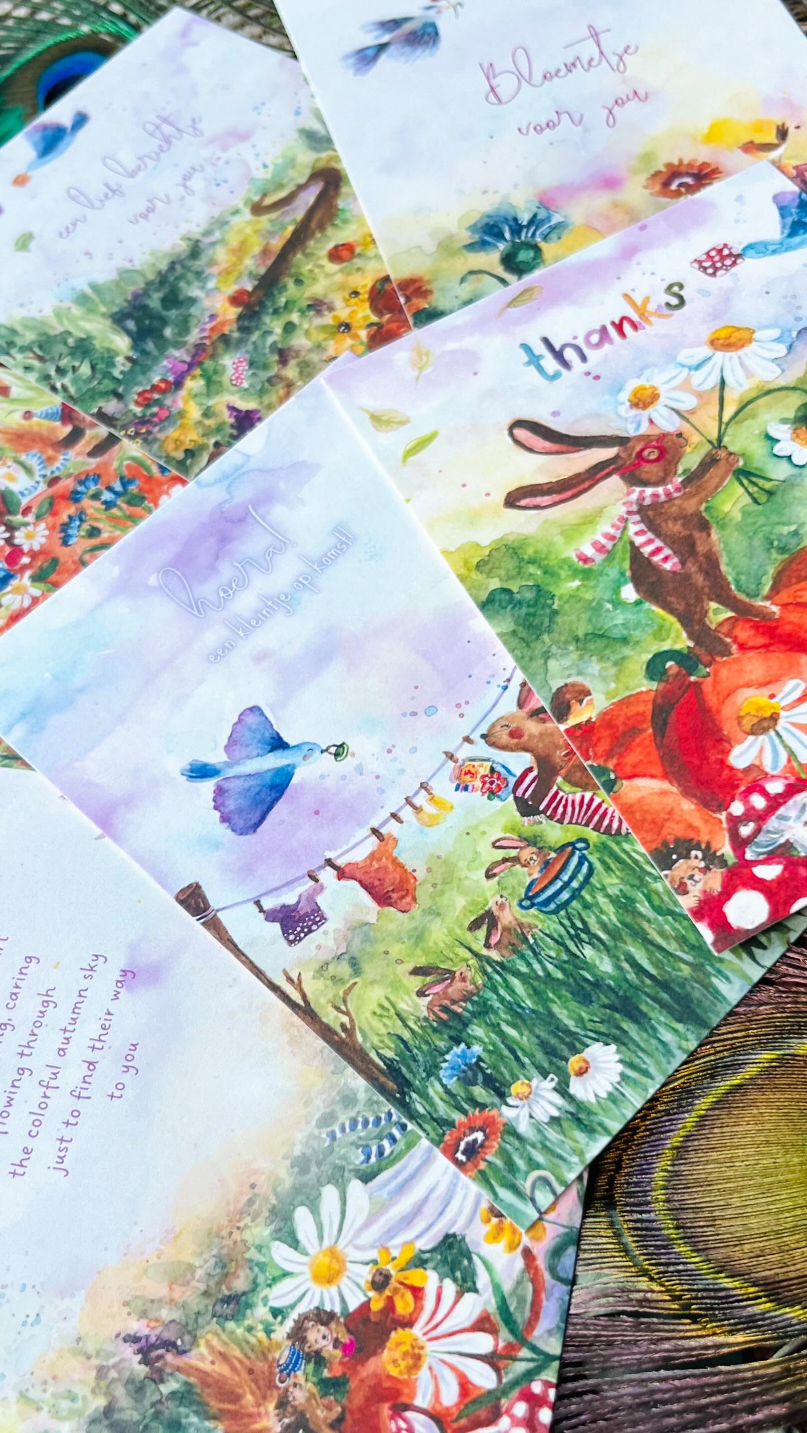 Consider to shop small💕🙌🥳
Wie deze herfst en winter zoekt naar de mooiste stationery, kijk eens bij de kleine makers van deze wereld. De makers die niet denken in oplages van 100000, niet in de massa willen opgaan, die geen opslag hebben in een groot distributiecentrum, maar ieder product met liefde hebben gemaakt, in een en kleine oplage laten drukken en stuk voor stuk alles met de hand inpakken. Je steunt er niet alleen een kleine ondernemer mee die zijn brood ermee verdient, maar geef je ook een droom de kans om te groeien. En weet dat je voor de kleine ondernemer NOOIT een nummertje zal zijn! Je wordt gezien en onthouden💜 JIJ MAAKT HET VERSCHIL🙌
#supportsmallbusiness #supportlocal #supportlocalartists #snailmail #romyillustrations #romyillustrationsstationary #stationery #aquarelle #snailmailrevolution #stationeryaddict #illustrator