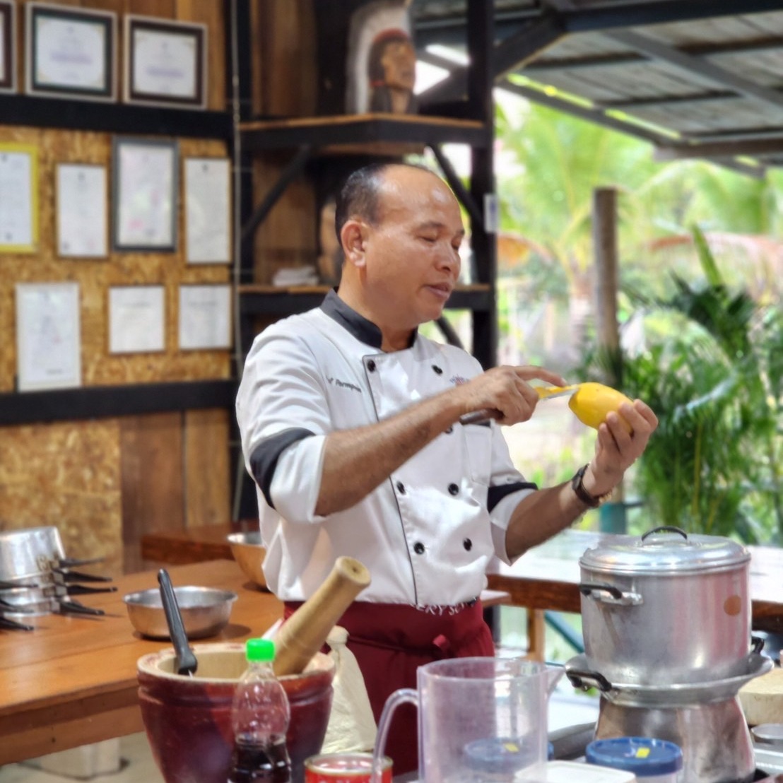 Passionate about cooking? We are too! At our school, you'll learn the techniques and flavors that make Thai food so special, all in a fun and friendly environment.
Tap the link in bio to book your unforgettable cooking experience.
#CookingInThailand #ThaiCuisine #CookingWorkshop #FoodExperiences