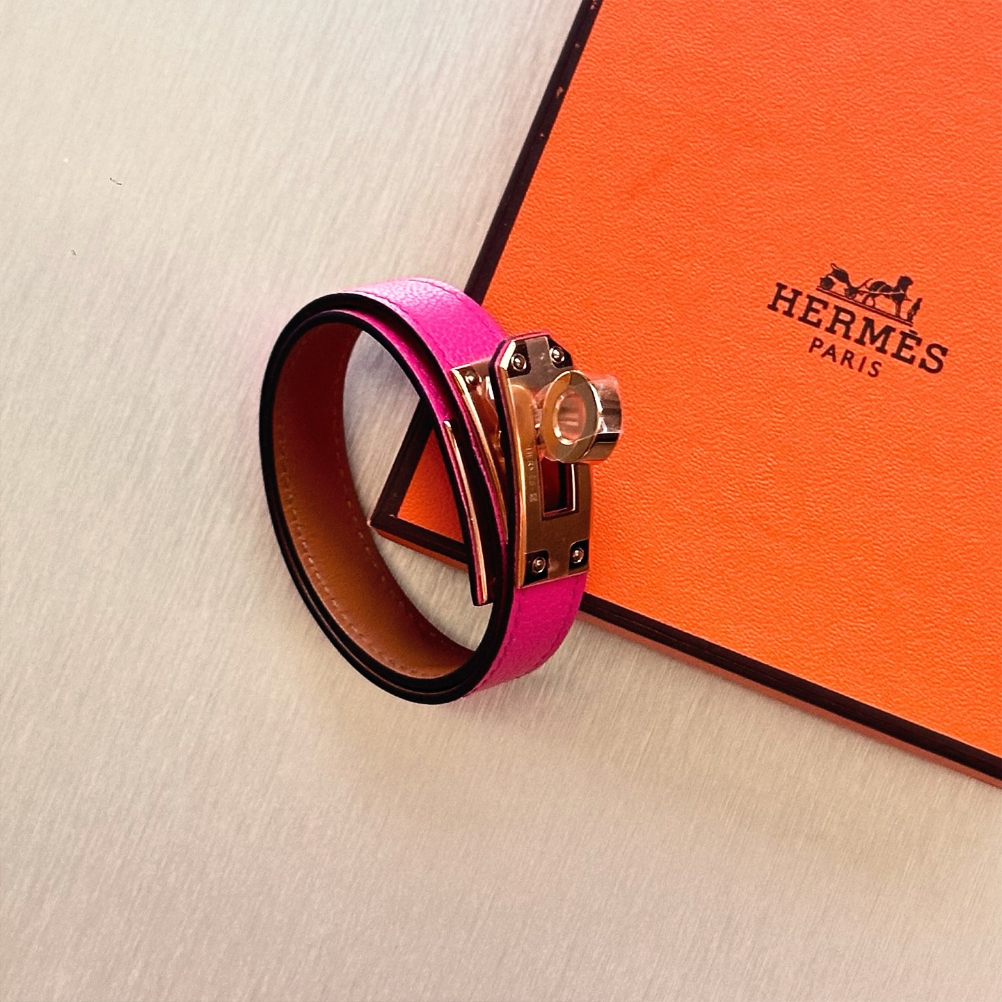 Double the charm, double the color đ The Hermès Kelly Double Tour in Rose Shocking brings playful elegance to your everyday stack.
For more information, please refer to the website link provided in the bio.
Listing no: 200965
Opuluxe.sg is not affiliated to the brands featured. We are an independent consignment platform of authenticated luxury products. All trademarks and copyrights remain sole property of the brands.