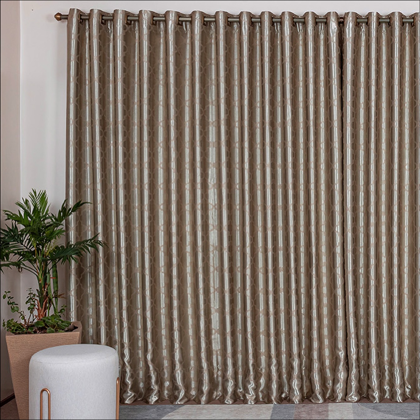 Cortina em blackout estampado… possui um brilho lindo e cobertura de 70% da luz 🤎