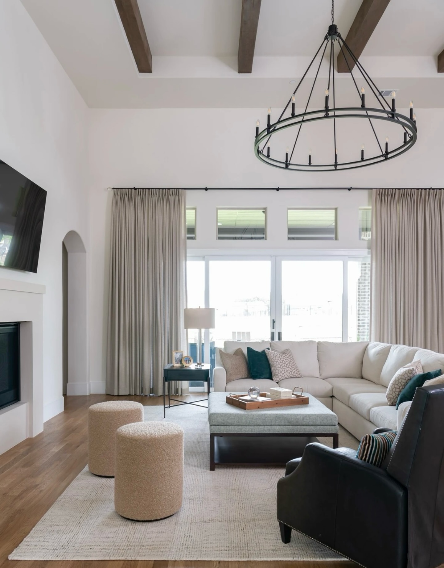 This new construction project was designed with warmth and sophistication in mind. Exposed beams draw the eye up, while the chandelier brings a touch of drama. Soft neutrals, layered textures, and tailored seating create a space thatâs as inviting as it is timeless. Natural light pours in through expansive sliding doors, softened by full drapery panels for a luxurious finish. A space designed for both quiet mornings and lively gatherings.
Ready to bring this level of detail to your own home? Letâs talk. đ¤
#dallasinteriordesign #dallasdesign #dallashome #newconstruction #designproject #livingroomgoals #timelessinteriors #hireadesigner #classichome #dallasluxury #homedesign #homeinspo #designlifestyles #dreamproject #clienthome #homestyle