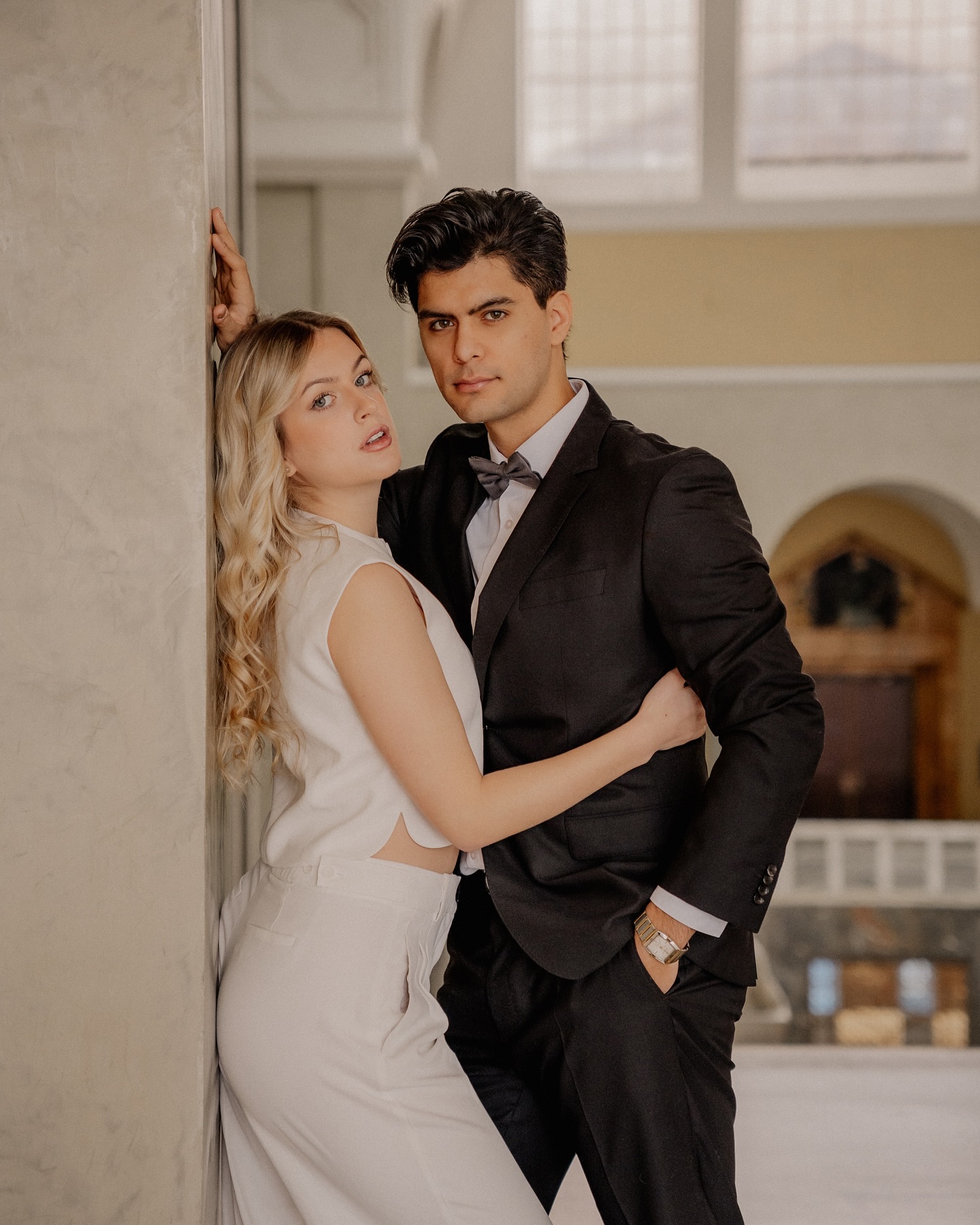 Where history whispers and love answers softly 🎞️
@arinaandantonino
#münchen #editorialshoot #oldmoneystyle #couplephotographer #couplephotography #münchenfotograf #authenticlove #paarfotografie #storytelling #elegant #weddingphotography
#destinationweddings