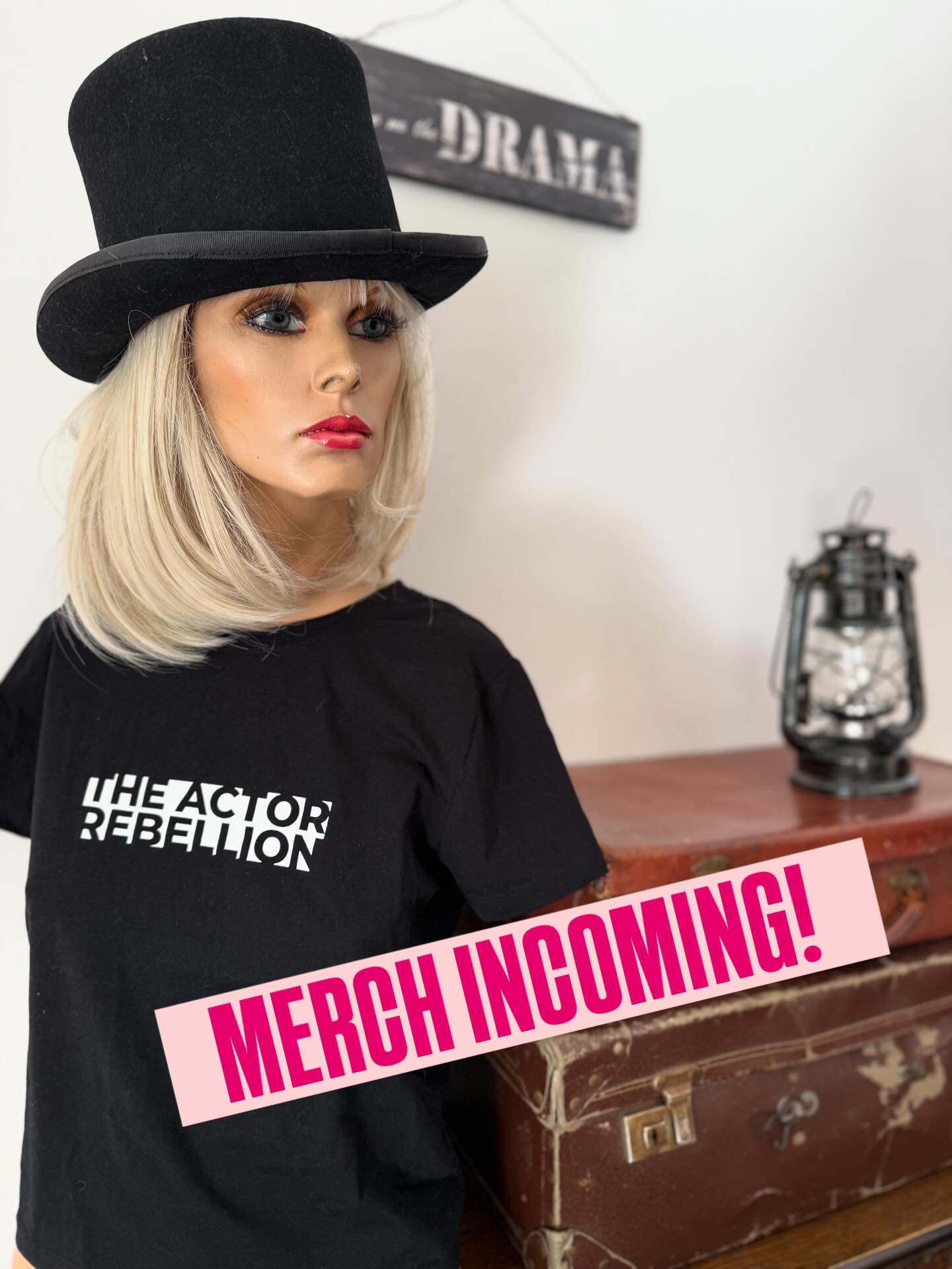 You asked for it, we delivered! Merch now available at https://www.theactorrebellion.com/category/merch
Helen is modelling our 90’s vibe cropped T 💅